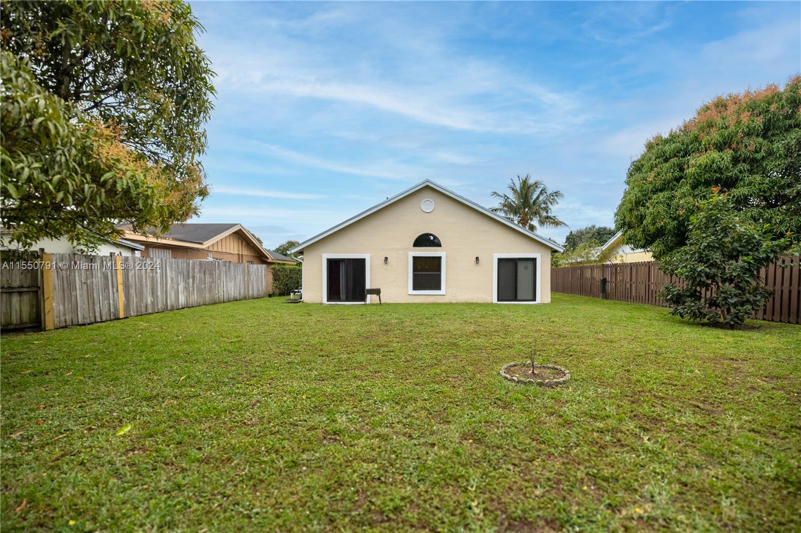 7433 SW 12th Ct