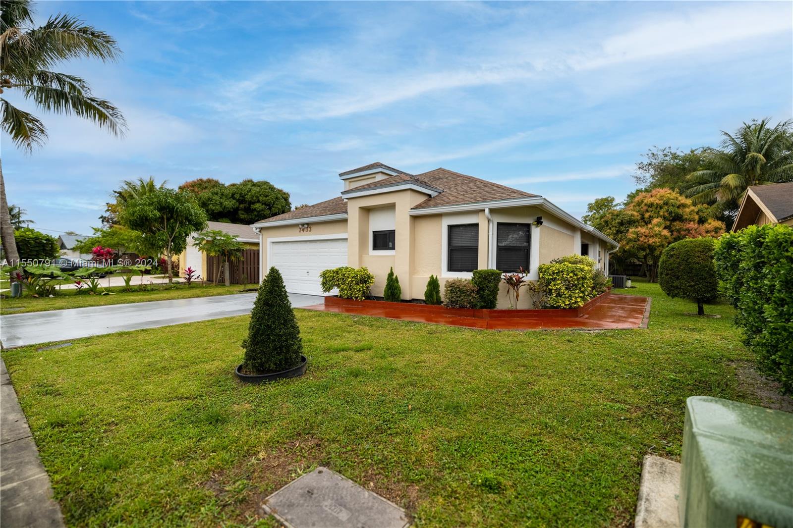 7433 SW 12th Ct