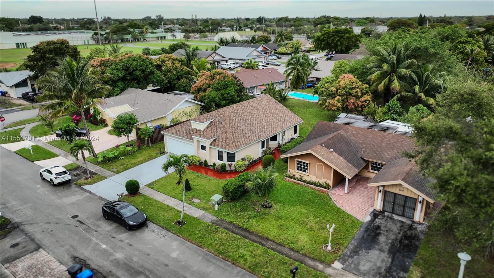 7433 SW 12th Ct