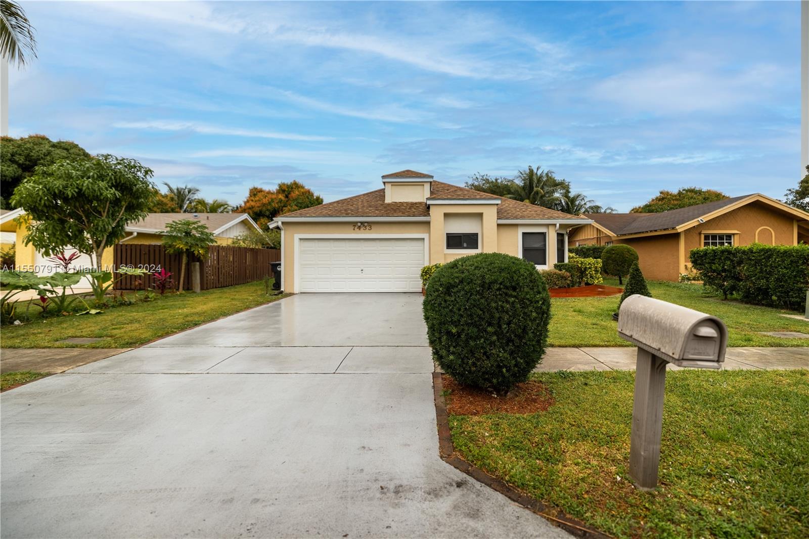 7433 SW 12th Ct