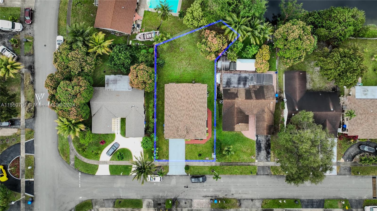 7433 SW 12th Ct
