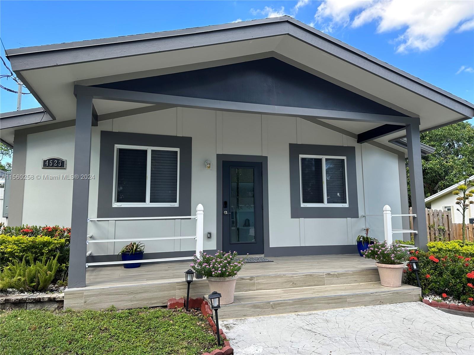 4523 SW 26th Ter # 0