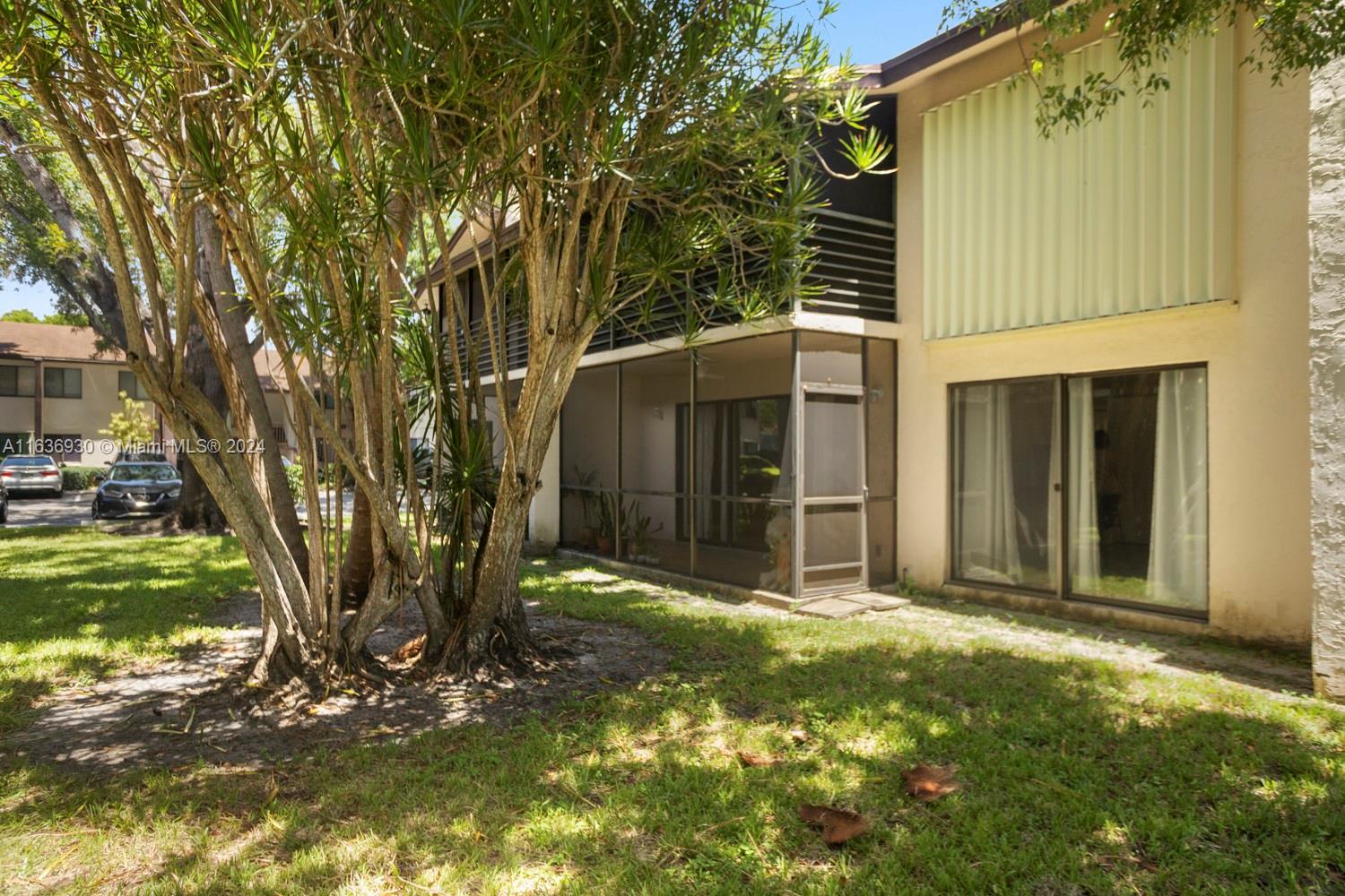 112 E Laurel # 802
