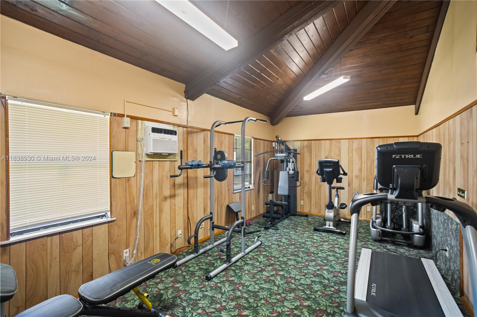 112 E Laurel # 802