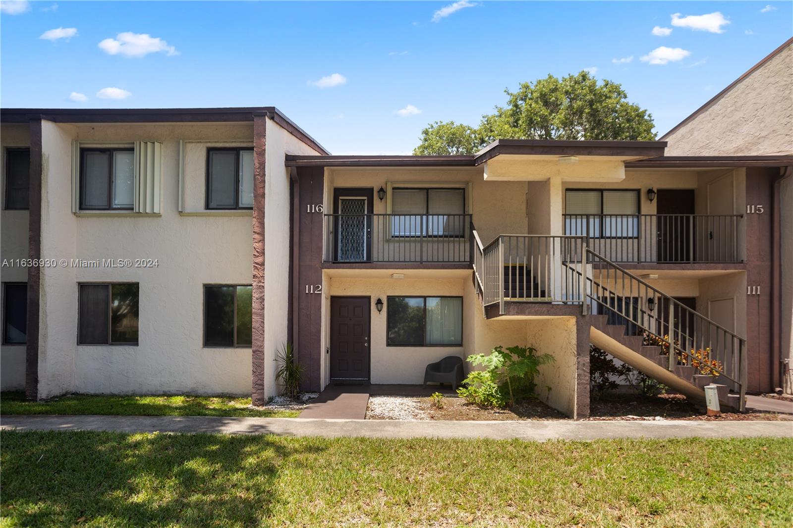 112 E Laurel # 802