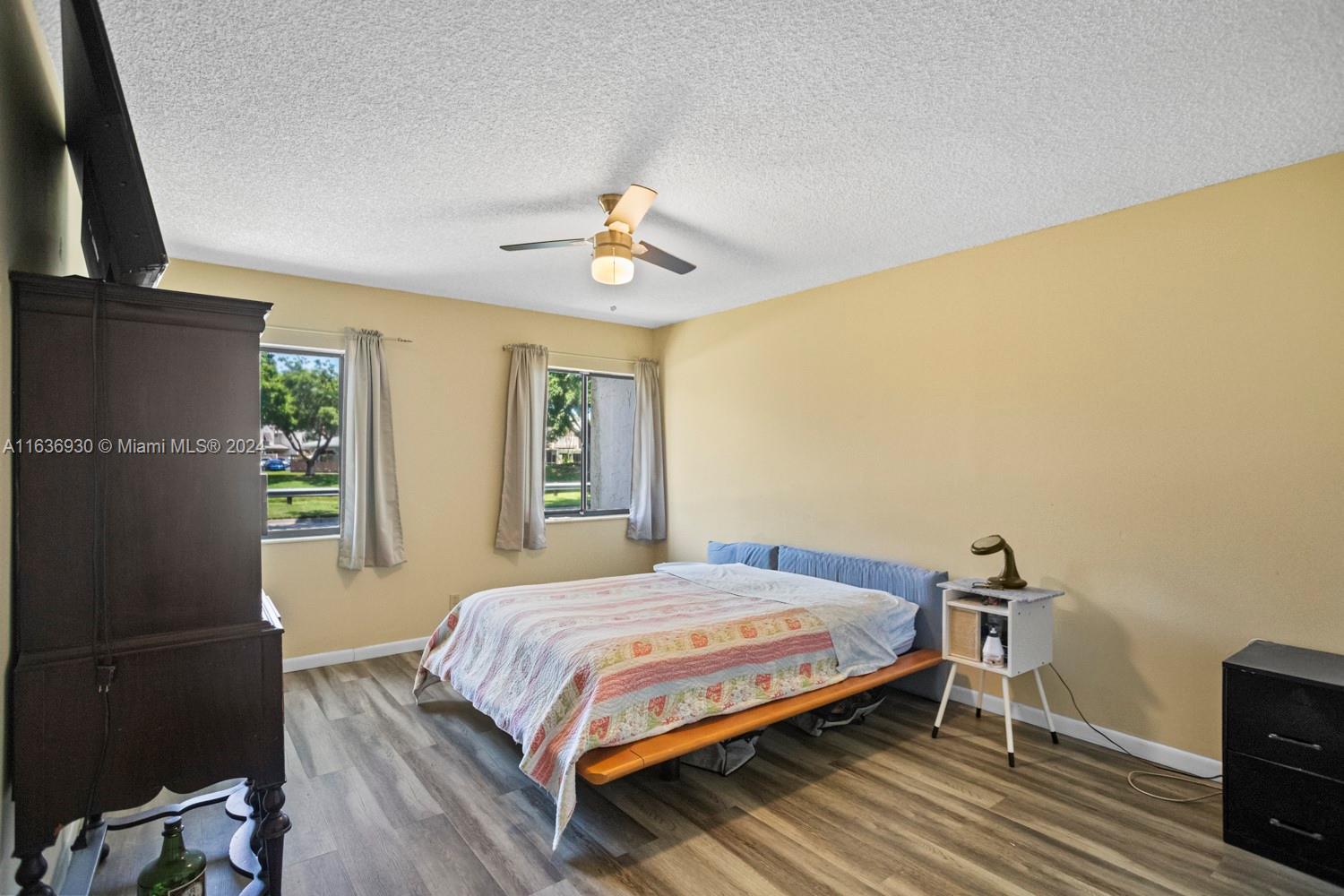112 E Laurel # 802