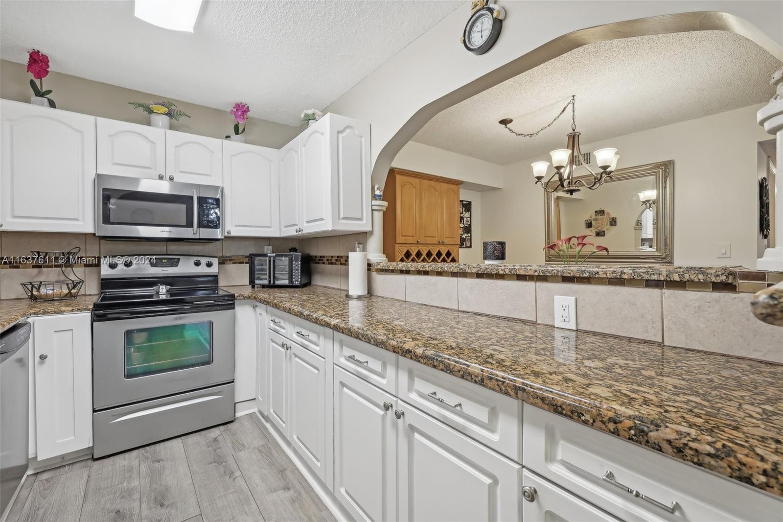 464 N Laurel Dr # 2007
