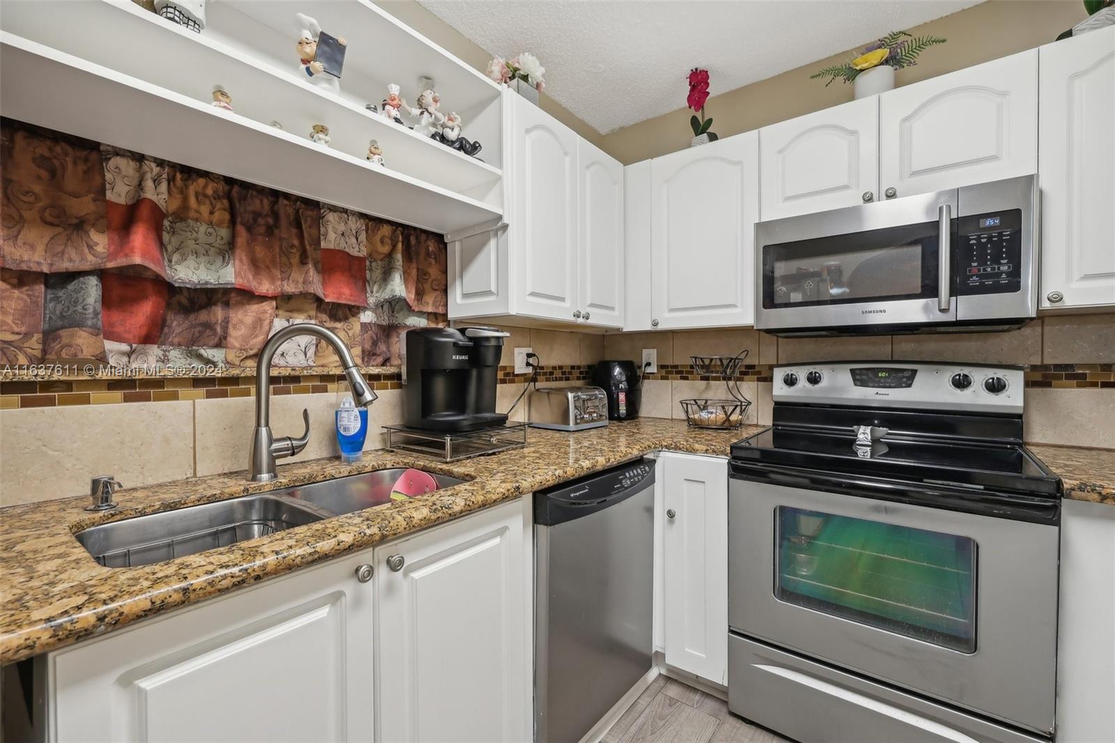 464 N Laurel Dr # 2007