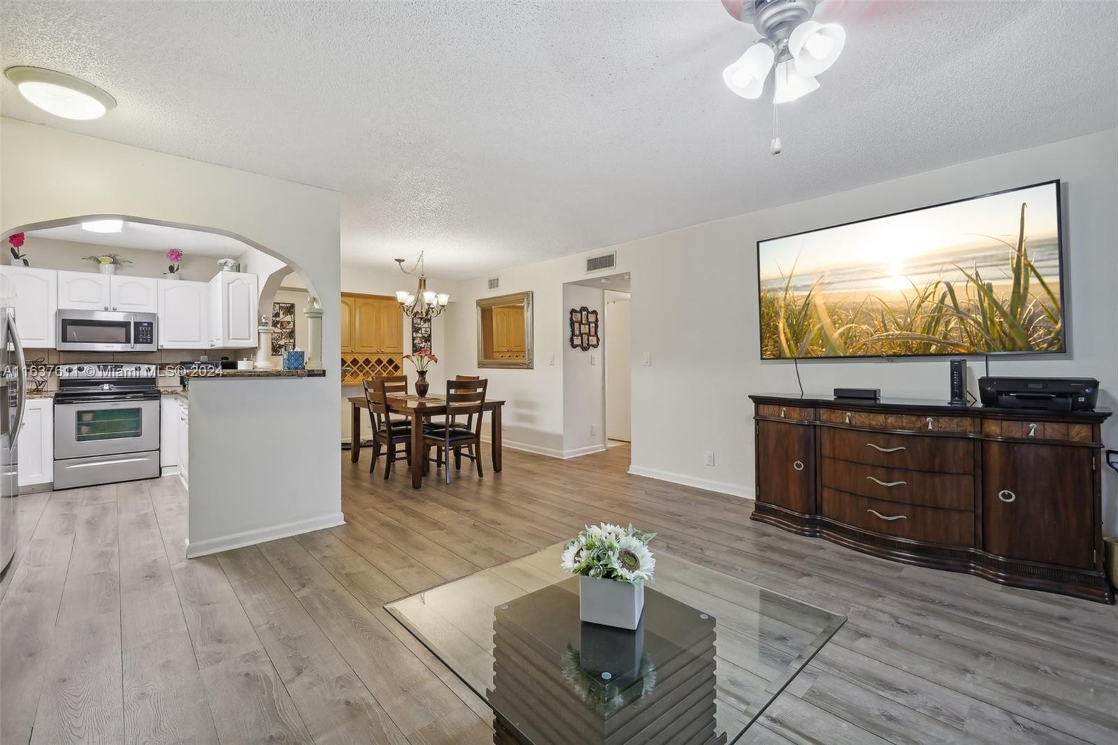 464 N Laurel Dr # 2007