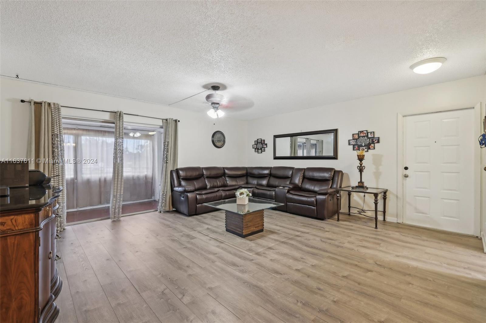 464 N Laurel Dr # 2007