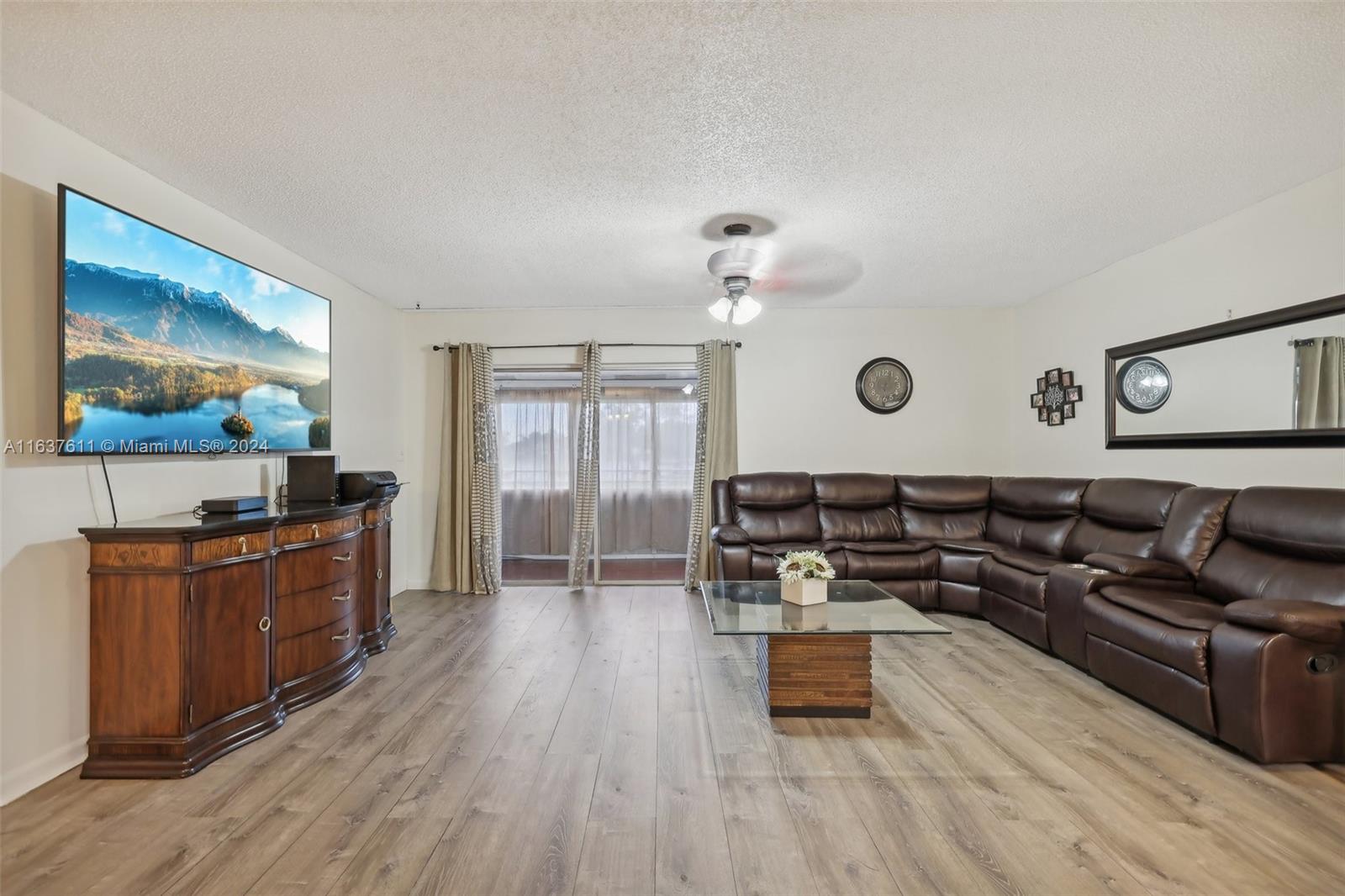 464 N Laurel Dr # 2007