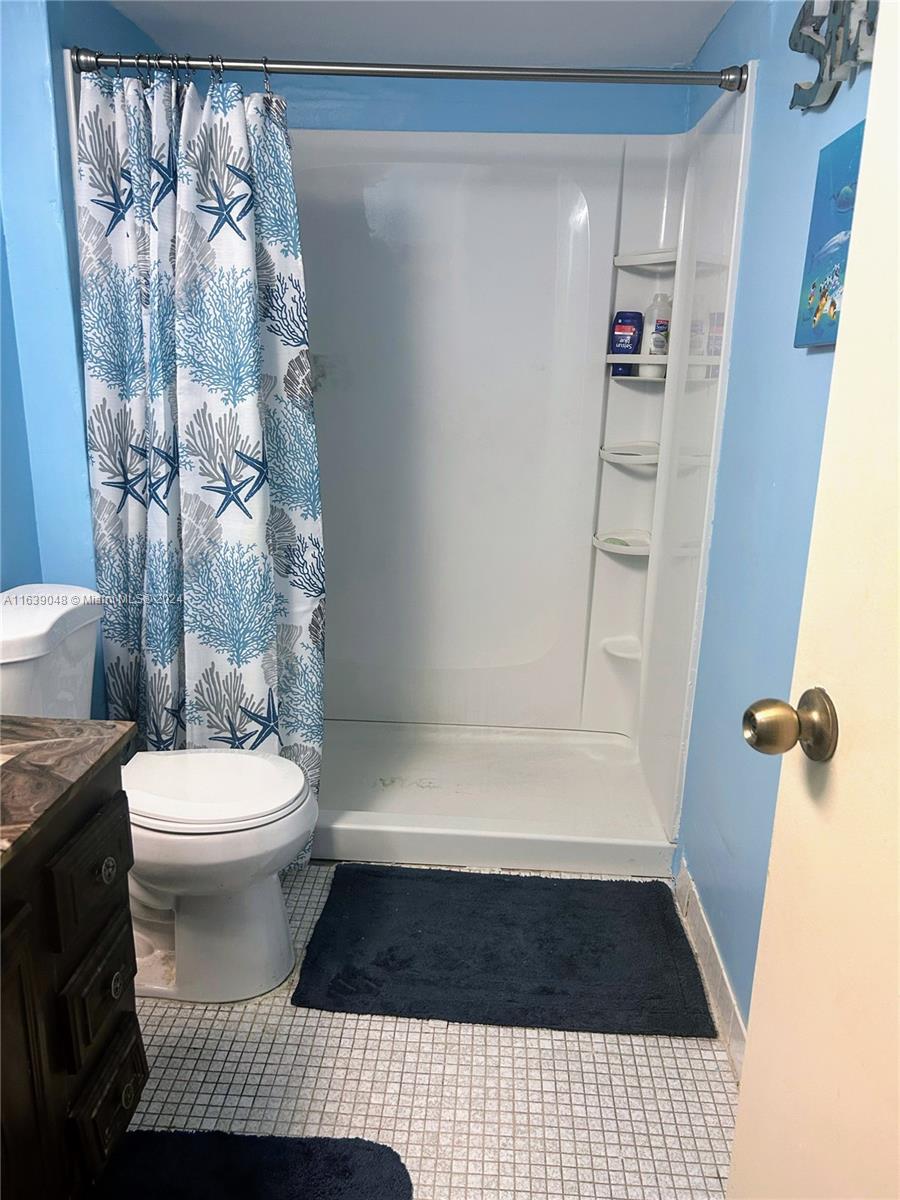 380 E Laurel Dr. # D Unit: 3 D