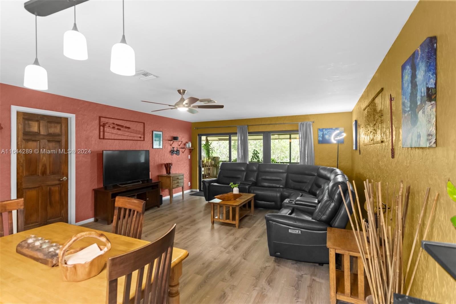 216 W Laurel Dr. # 1307