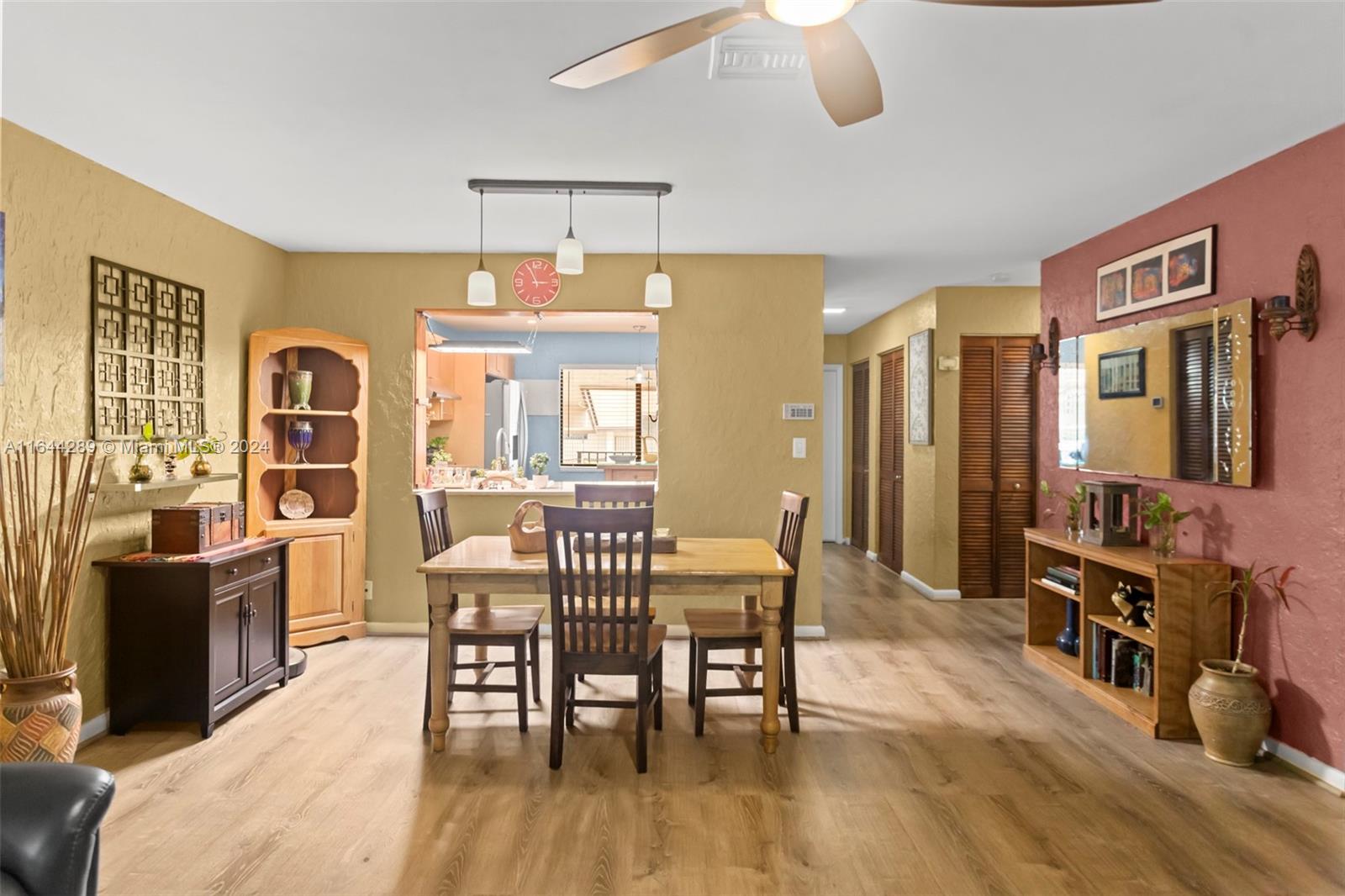 216 W Laurel Dr. # 1307