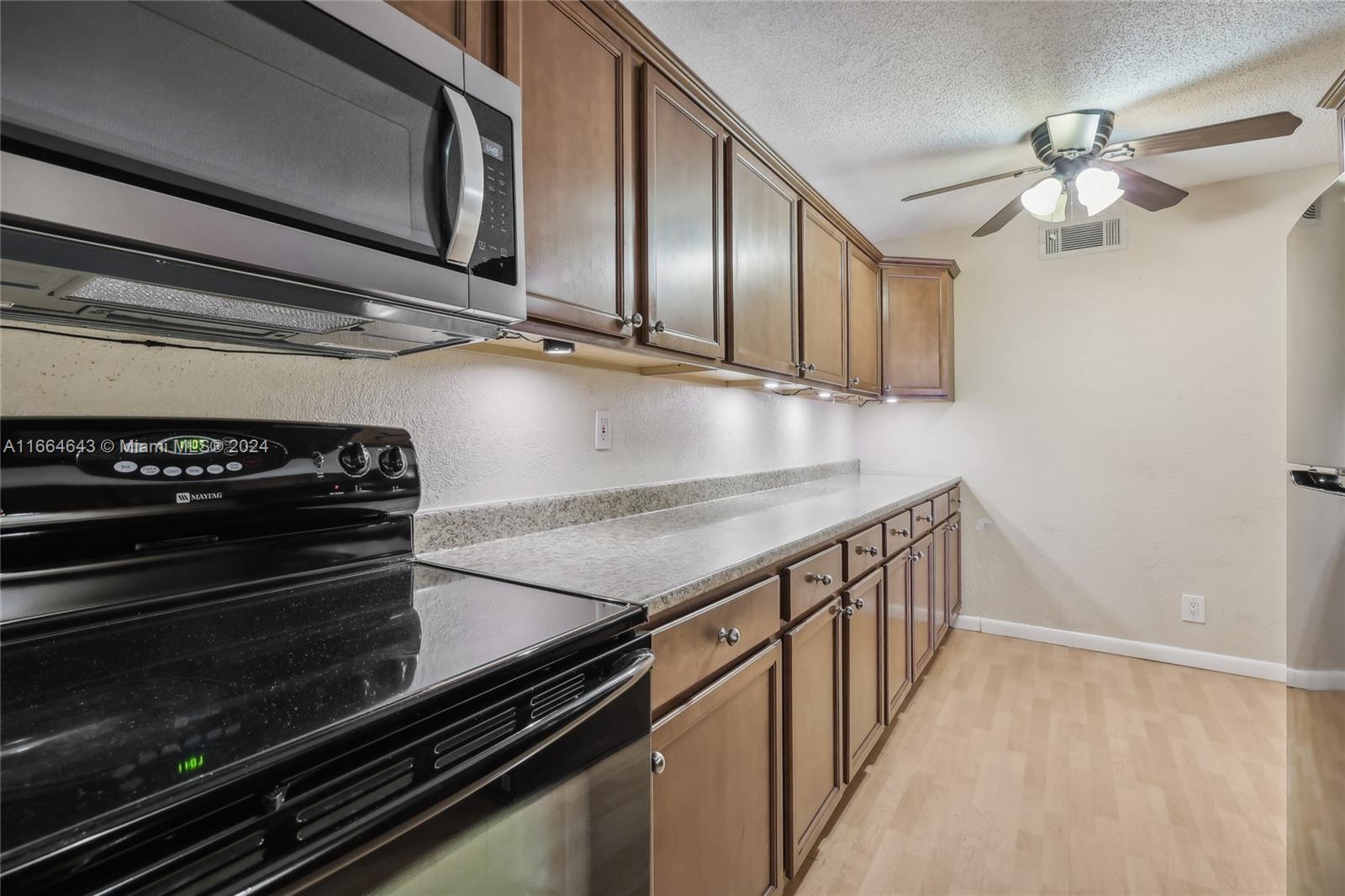 462 N Laurel Dr # 2005