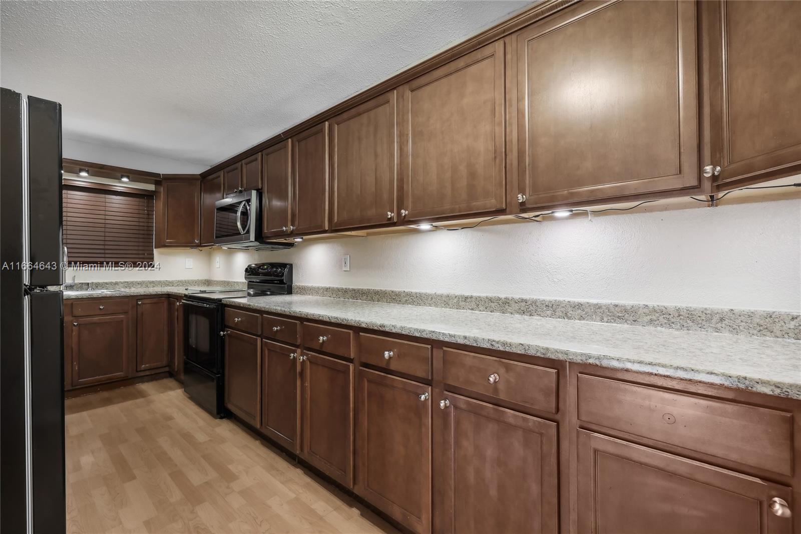 462 N Laurel Dr # 2005