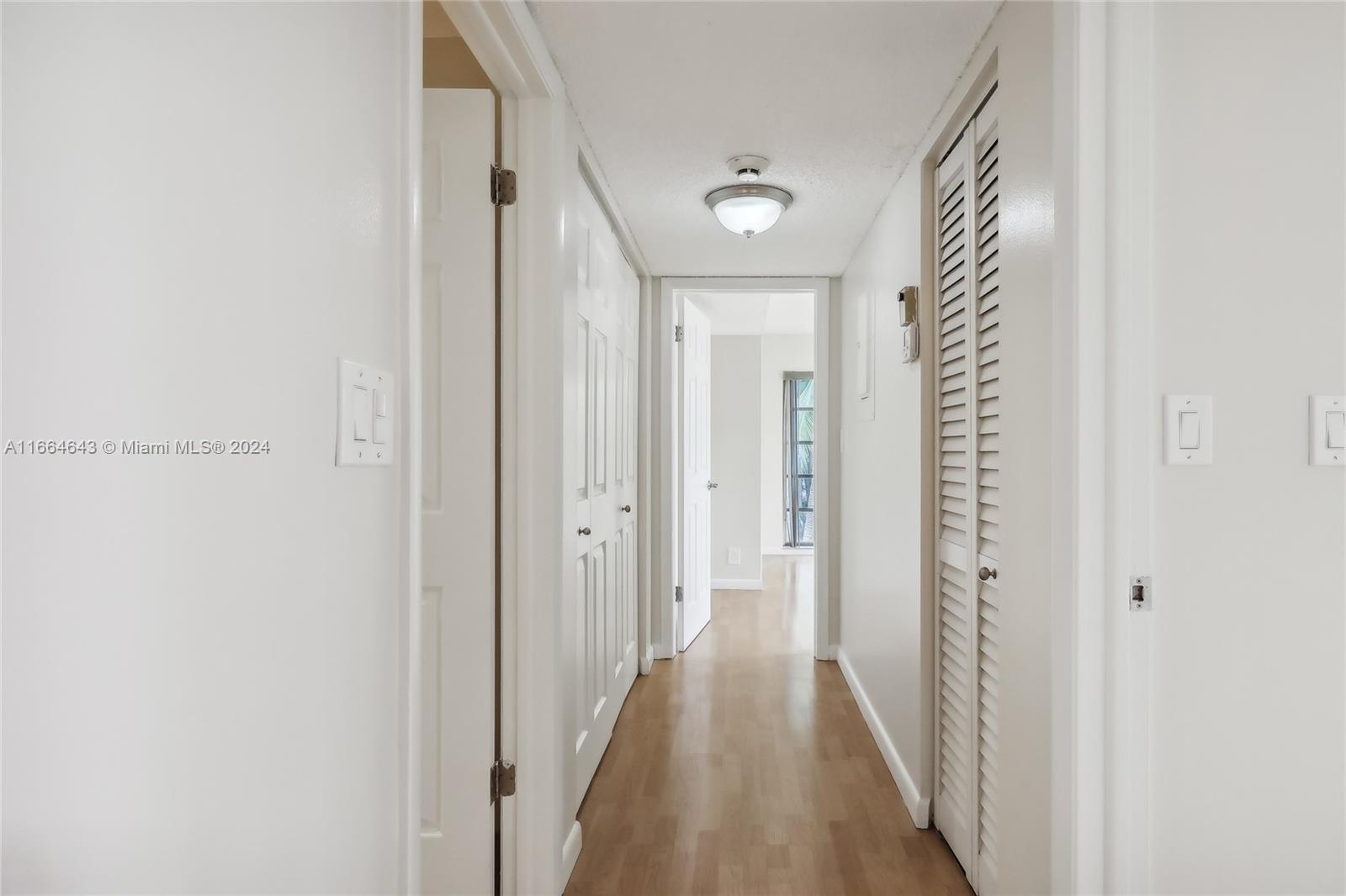 462 N Laurel Dr # 2005