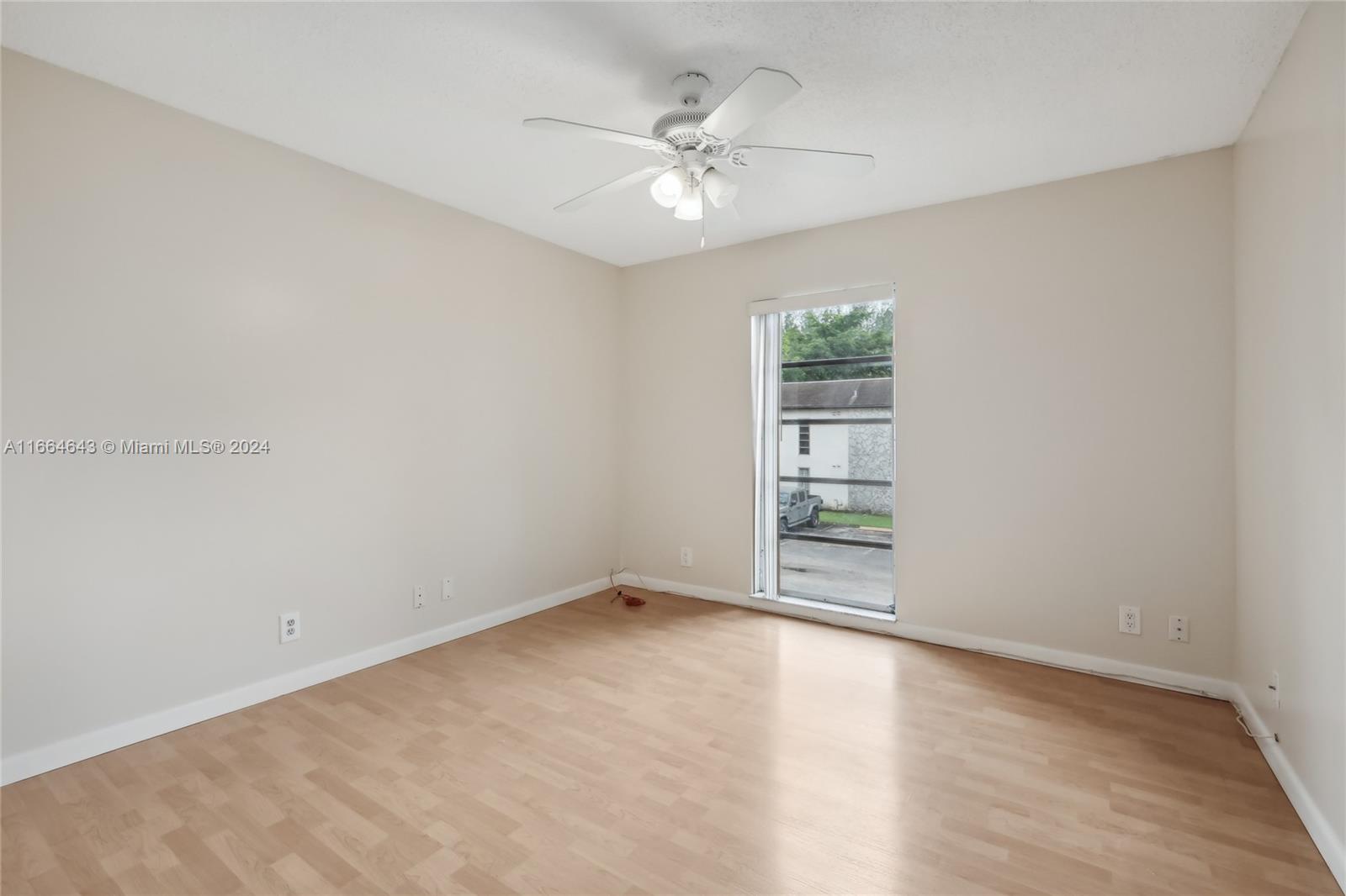 462 N Laurel Dr # 2005