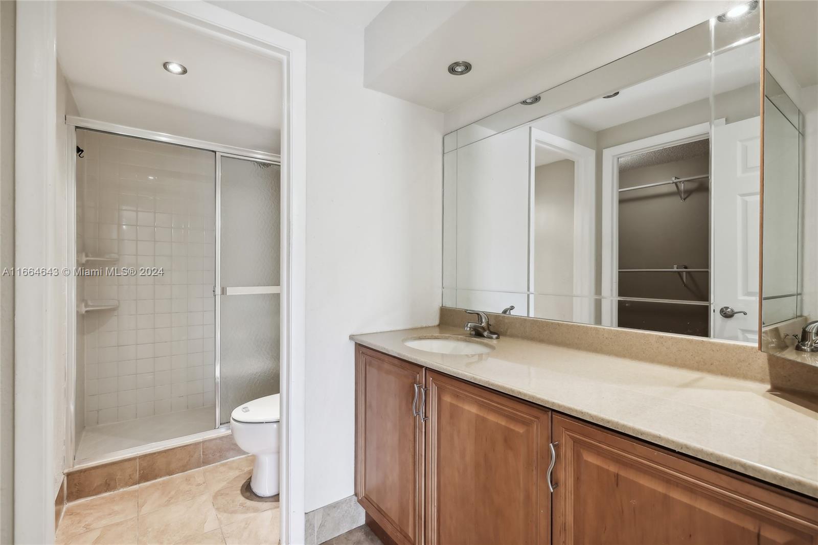 462 N Laurel Dr # 2005