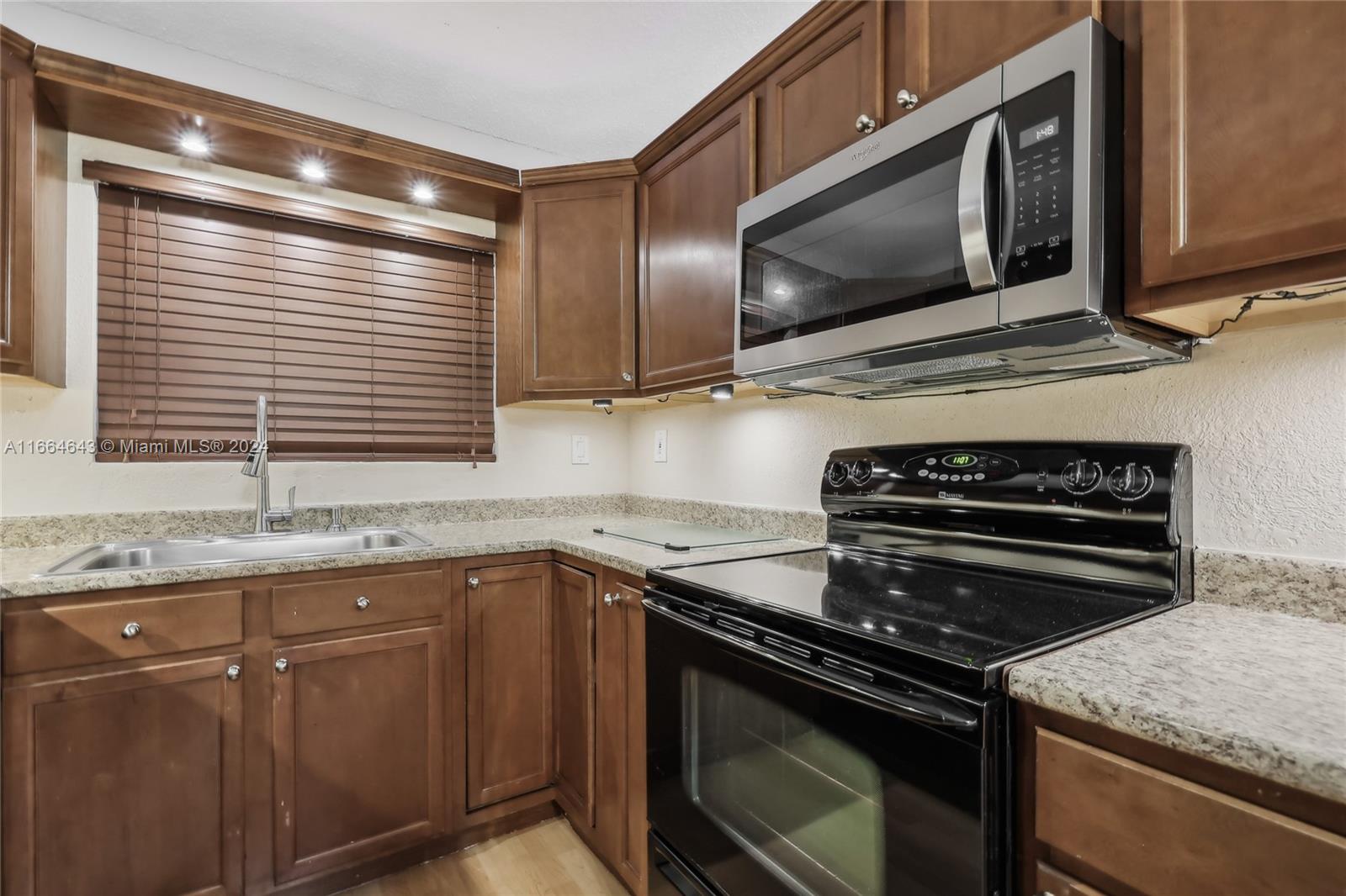 462 N Laurel Dr # 2005