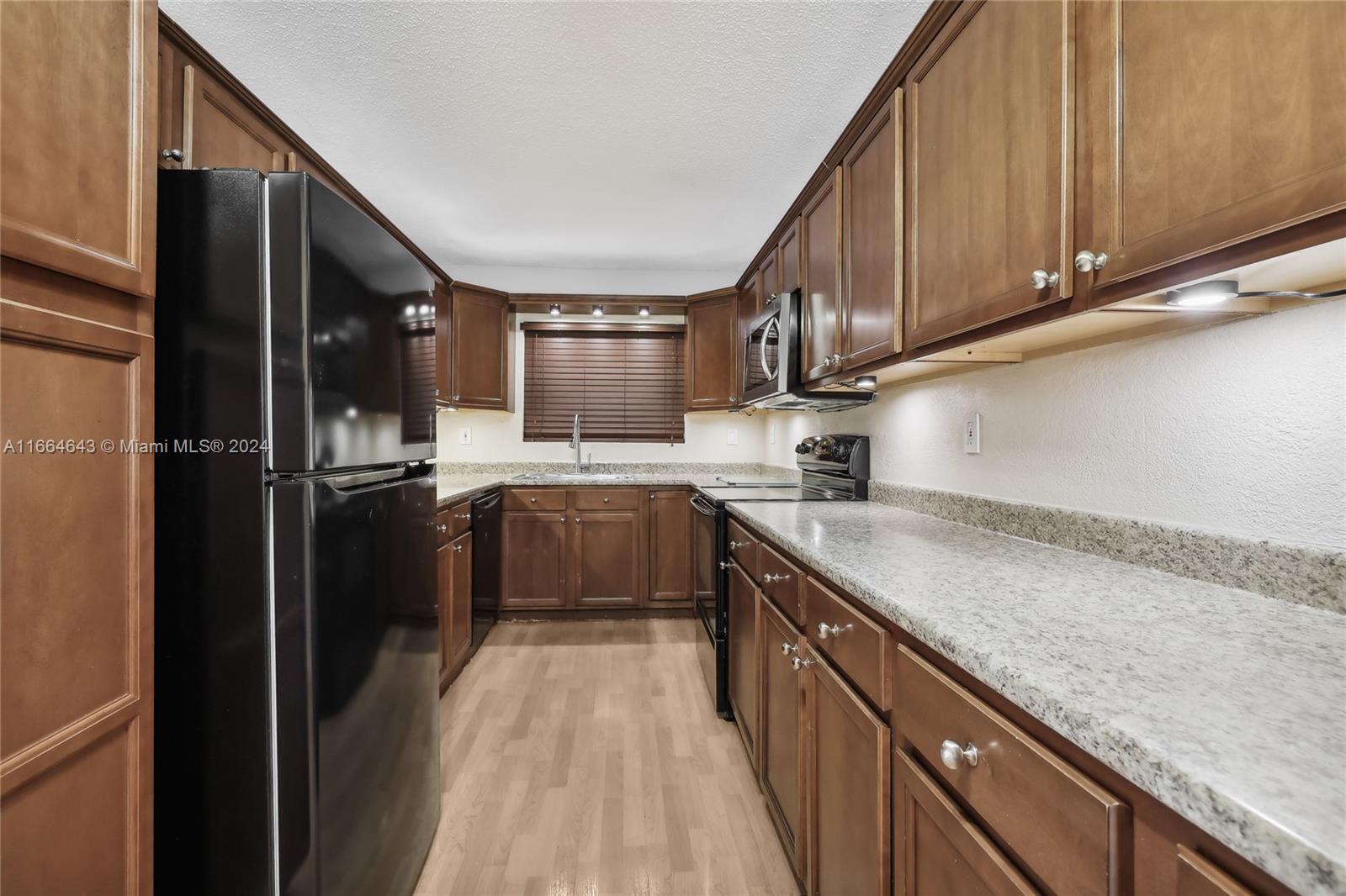 462 N Laurel Dr # 2005
