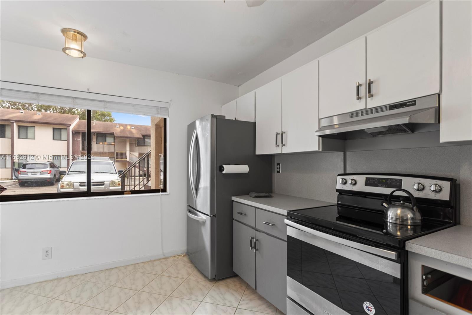 312 W Laurel Dr # 1403