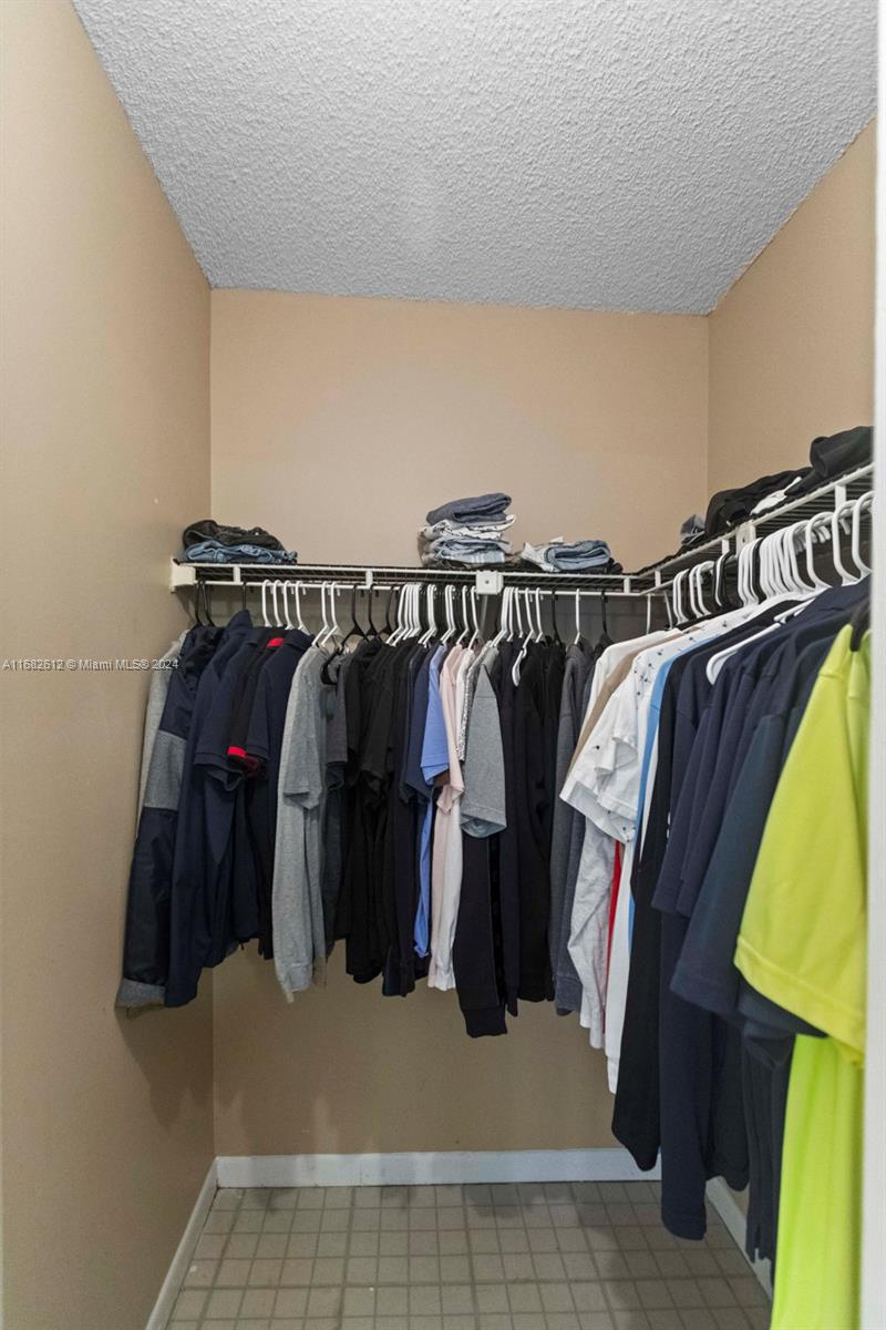 312 W Laurel Dr # 1403