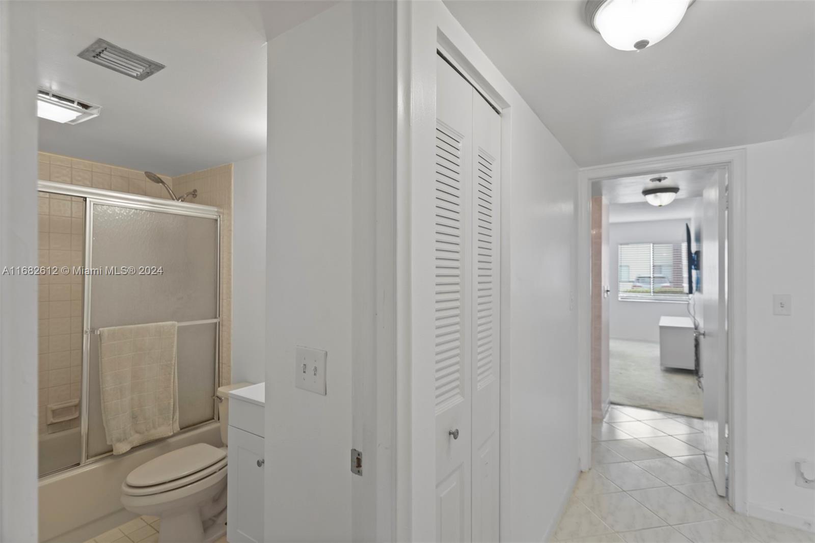 312 W Laurel Dr # 1403