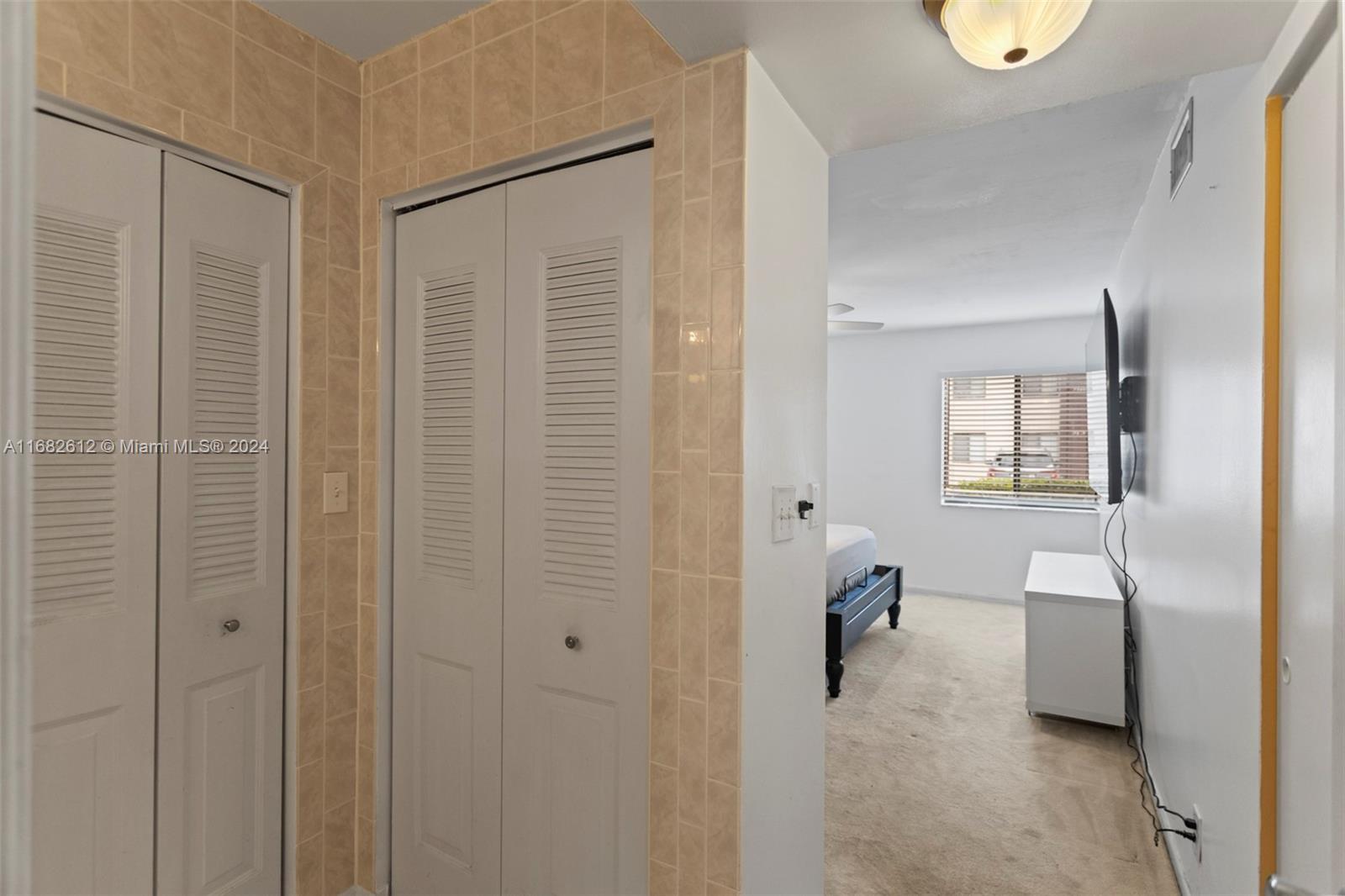312 W Laurel Dr # 1403
