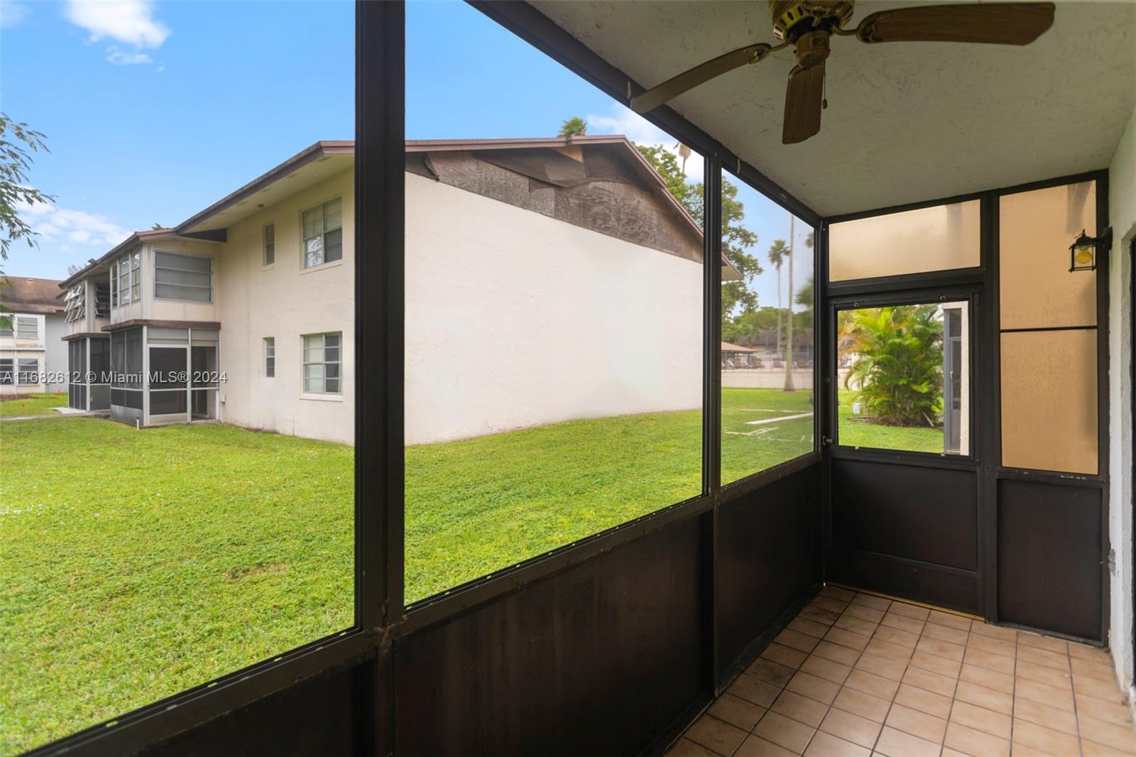 312 W Laurel Dr # 1403
