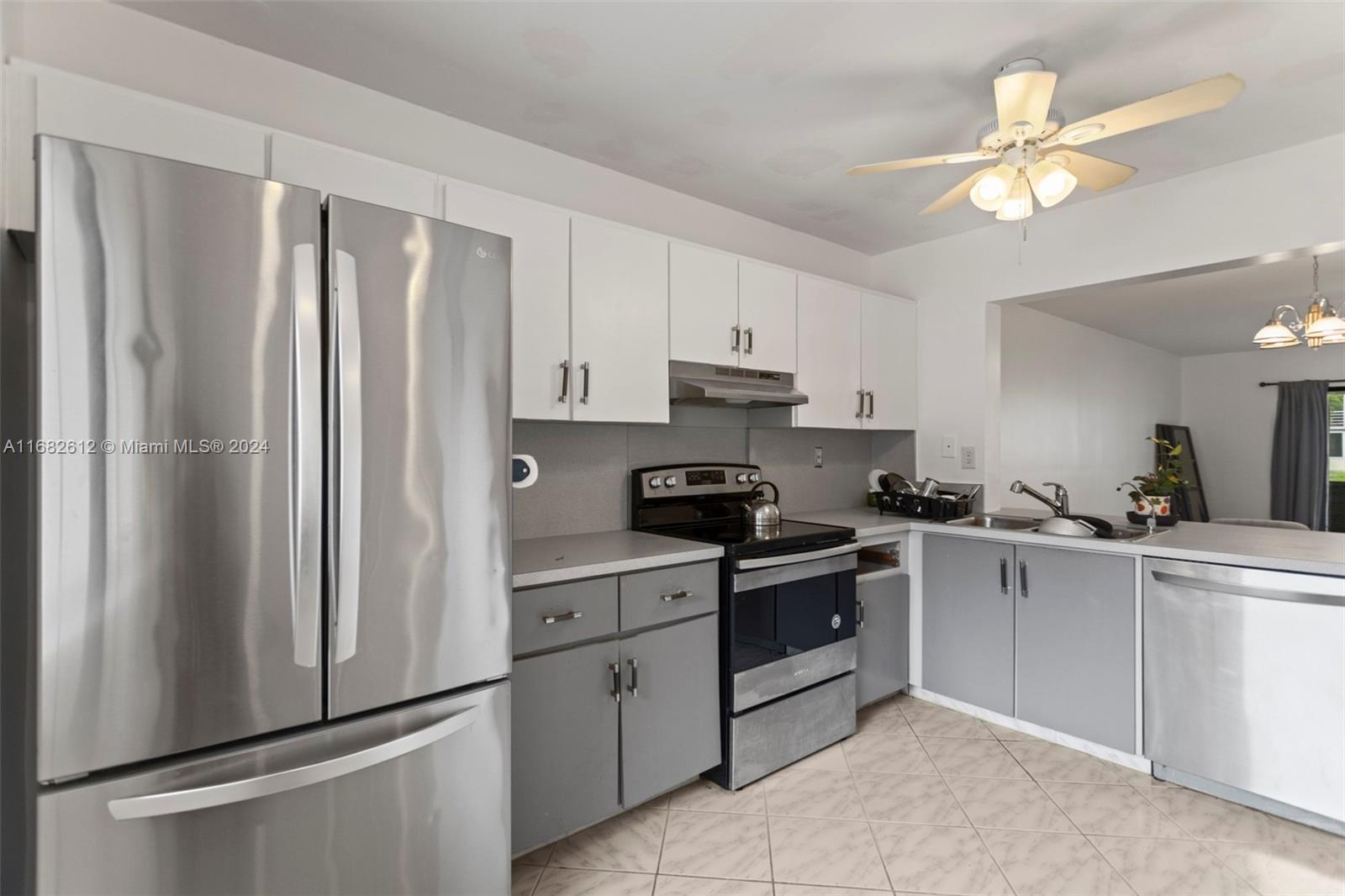 312 W Laurel Dr # 1403