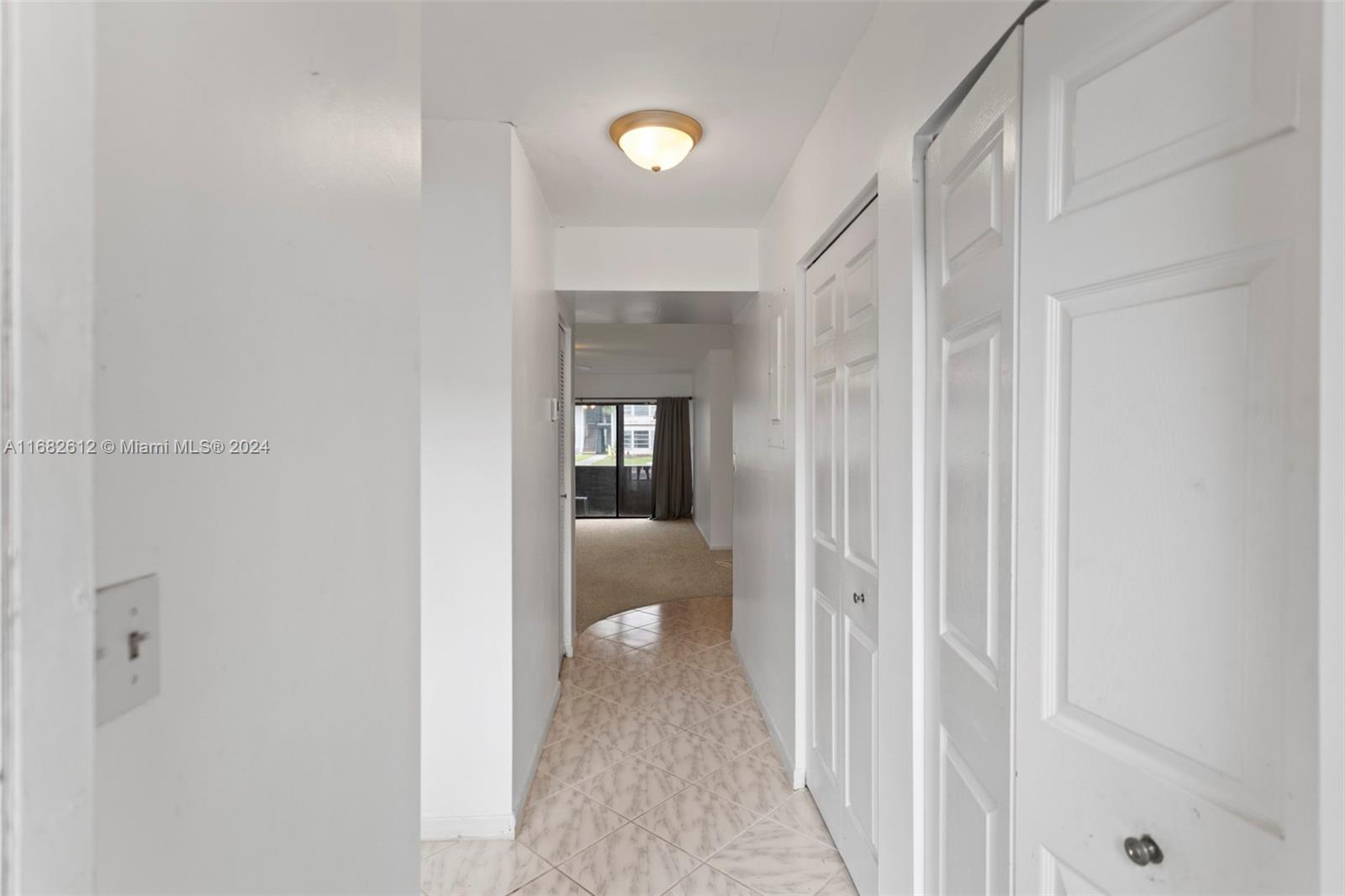 312 W Laurel Dr # 1403