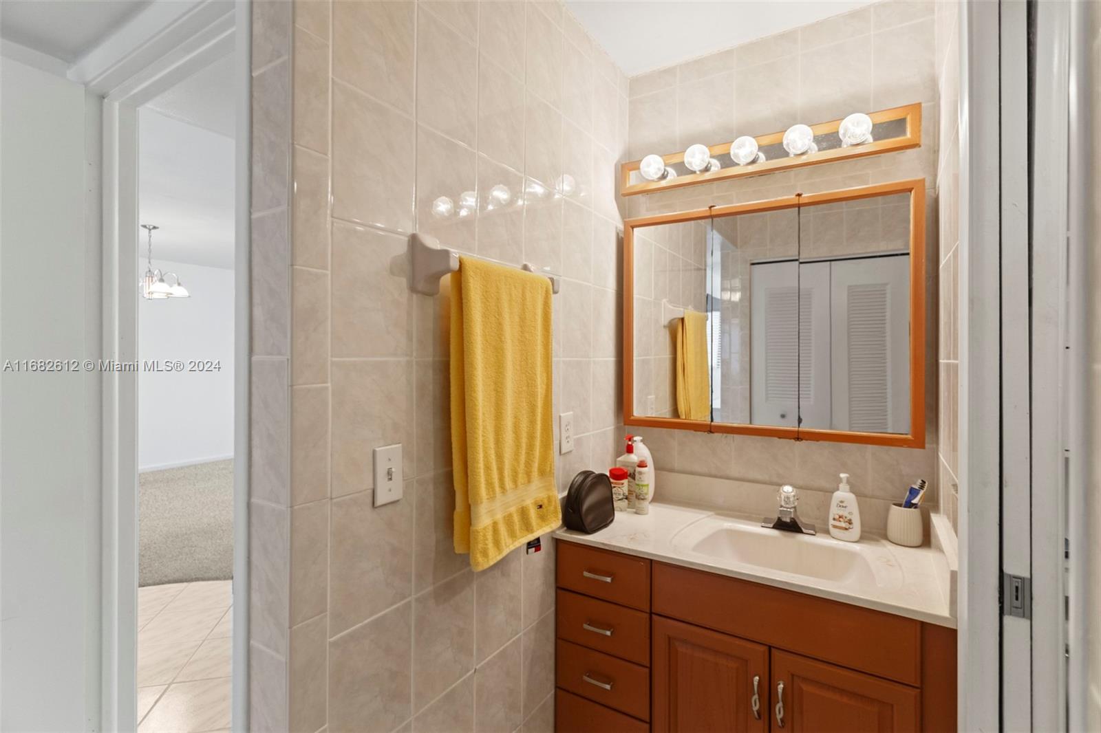 312 W Laurel Dr # 1403