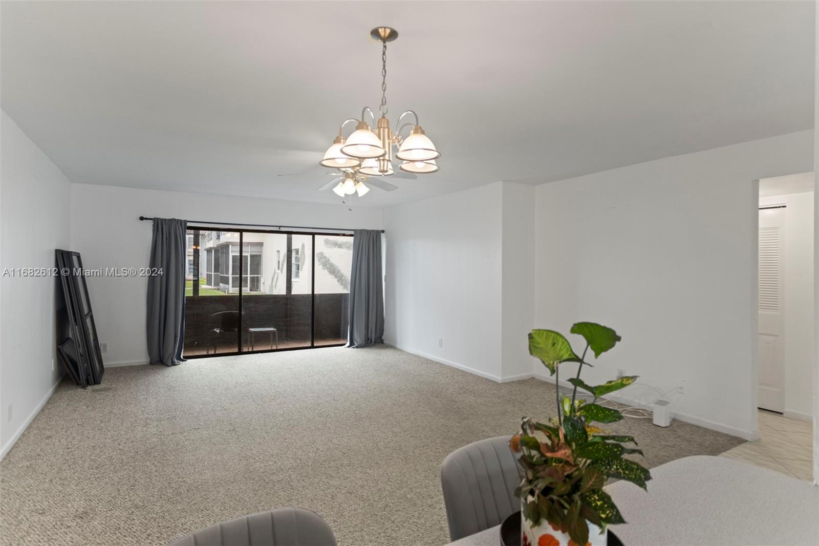 312 W Laurel Dr # 1403
