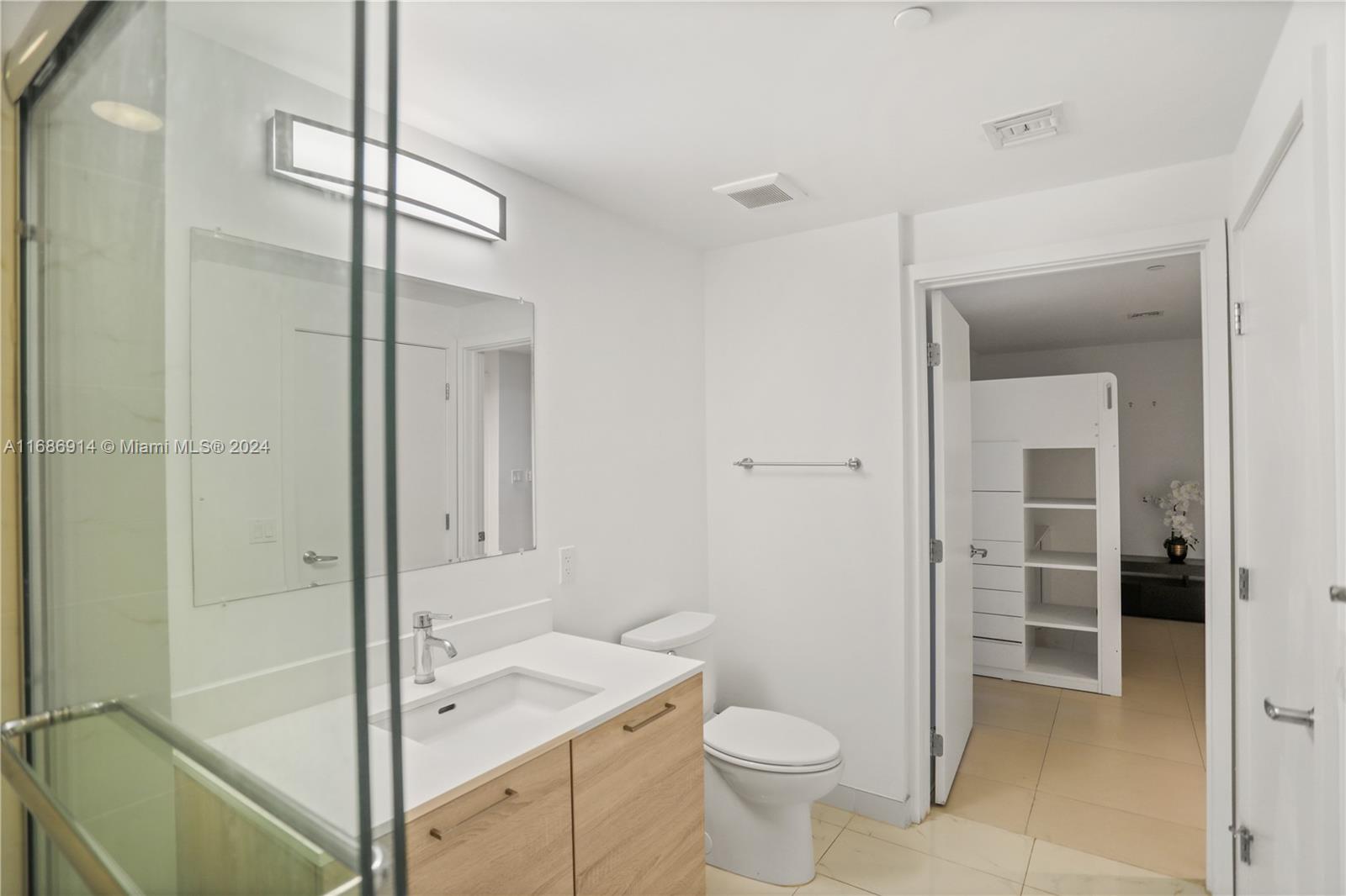 16385 Biscayne Blvd # 604