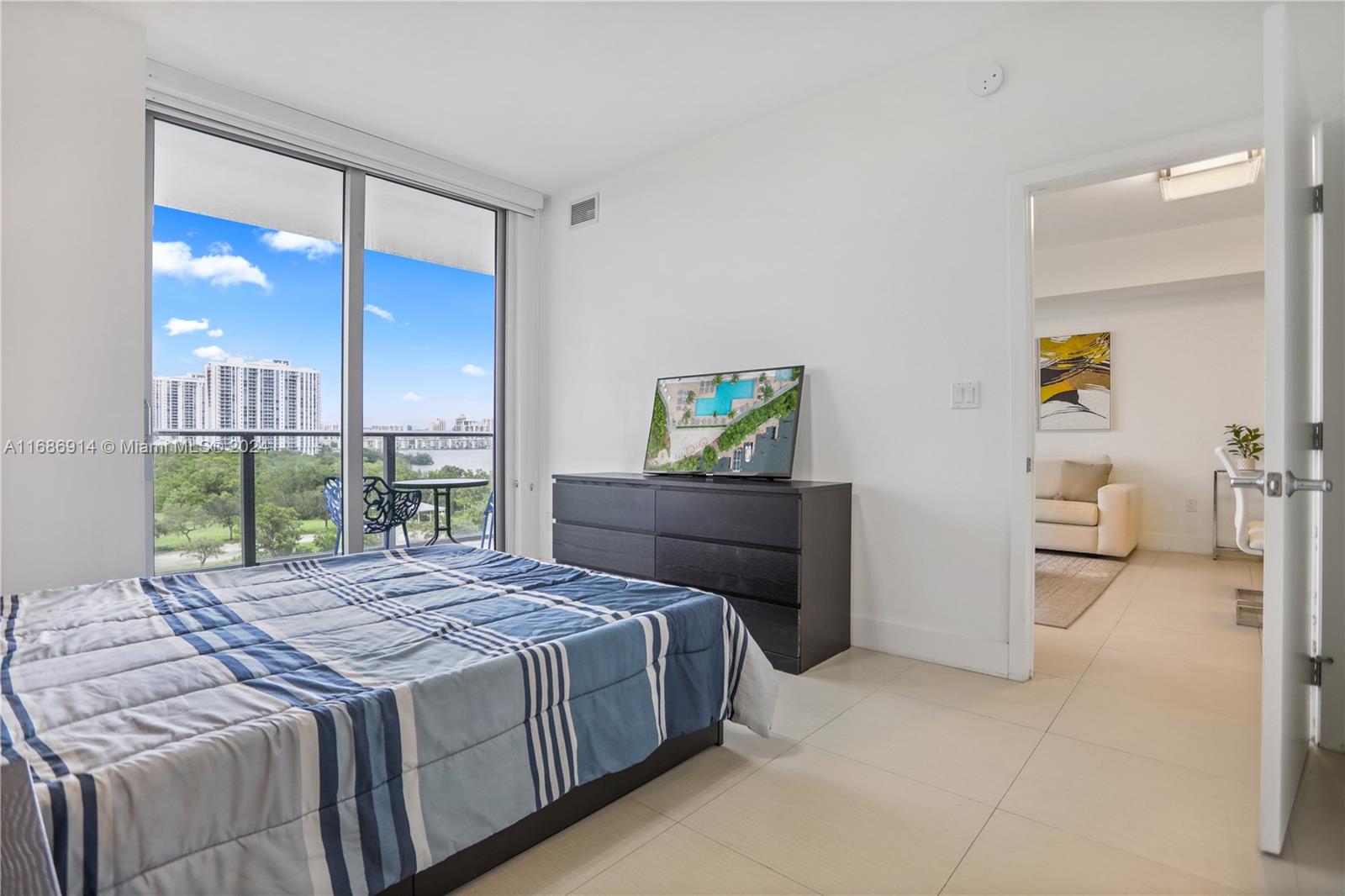16385 Biscayne Blvd # 604