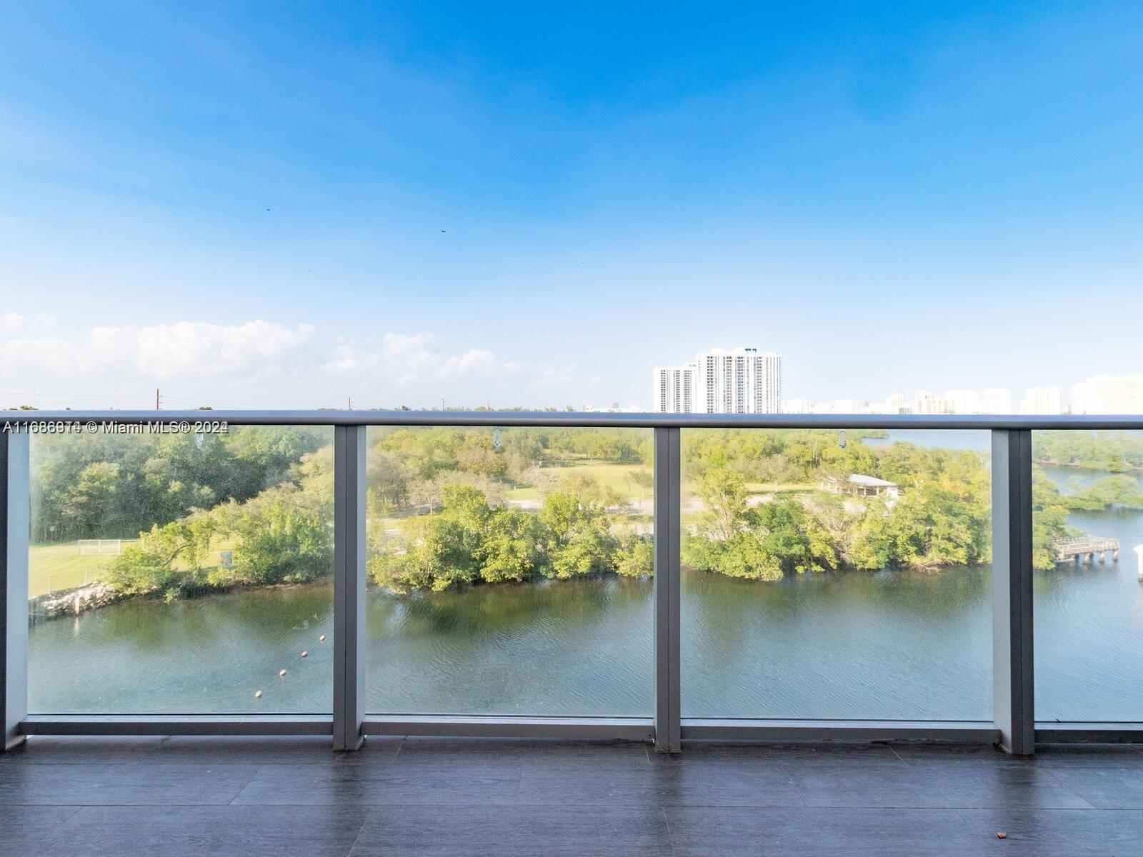 16385 Biscayne Blvd # 604