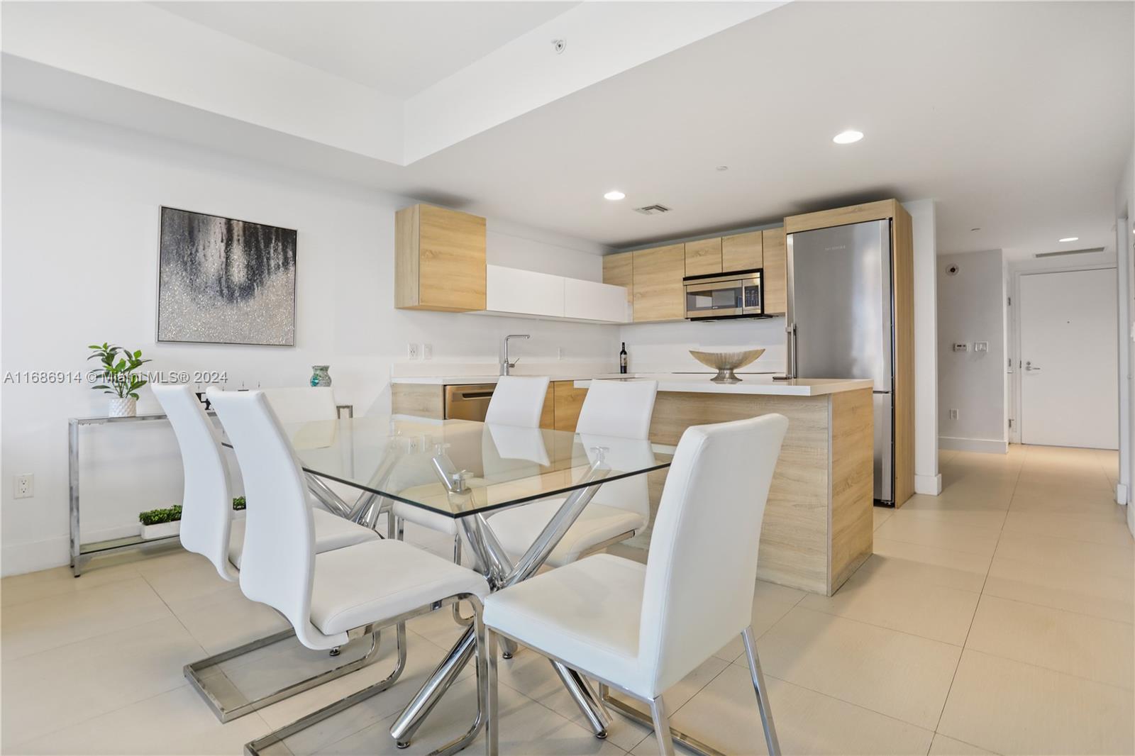 16385 Biscayne Blvd # 604