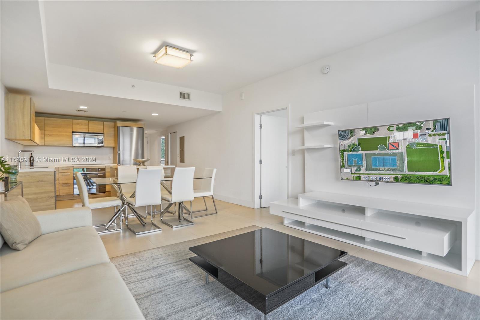 16385 Biscayne Blvd # 604