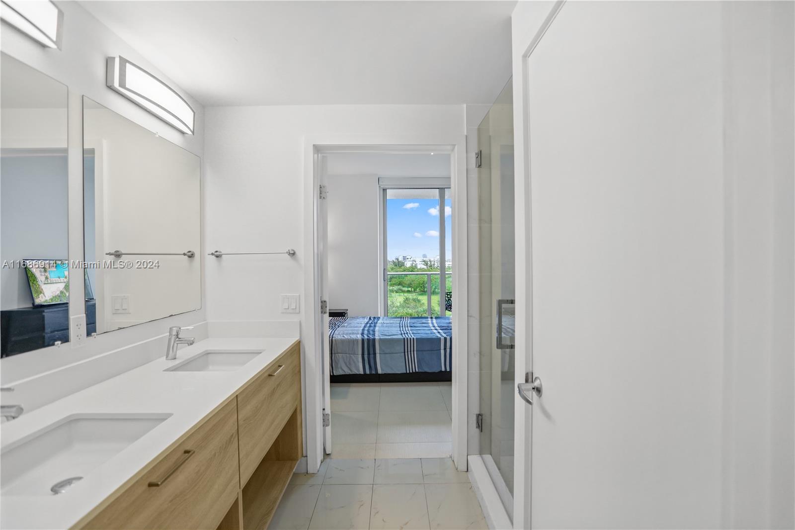 16385 Biscayne Blvd # 604