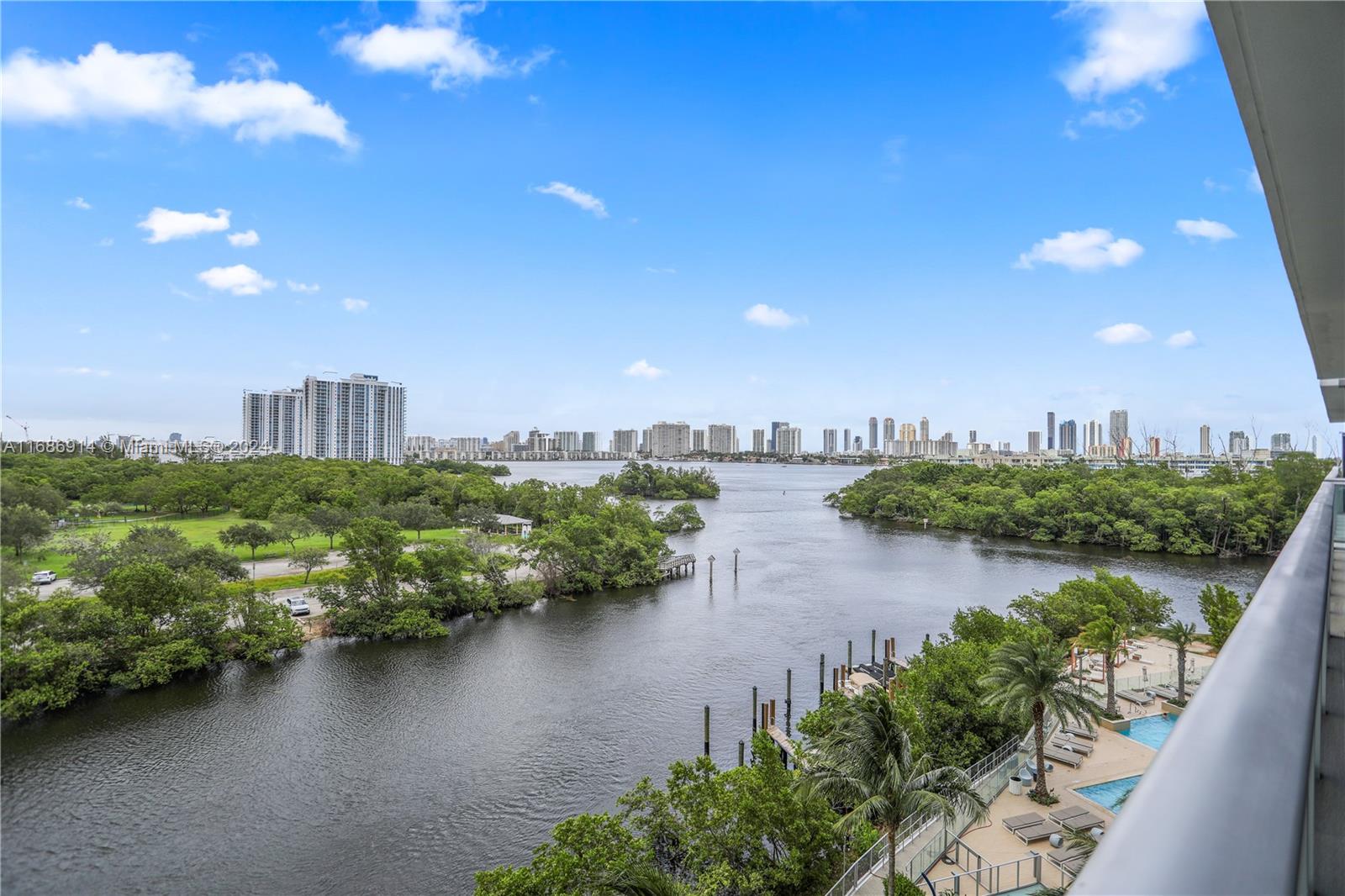 16385 Biscayne Blvd # 604