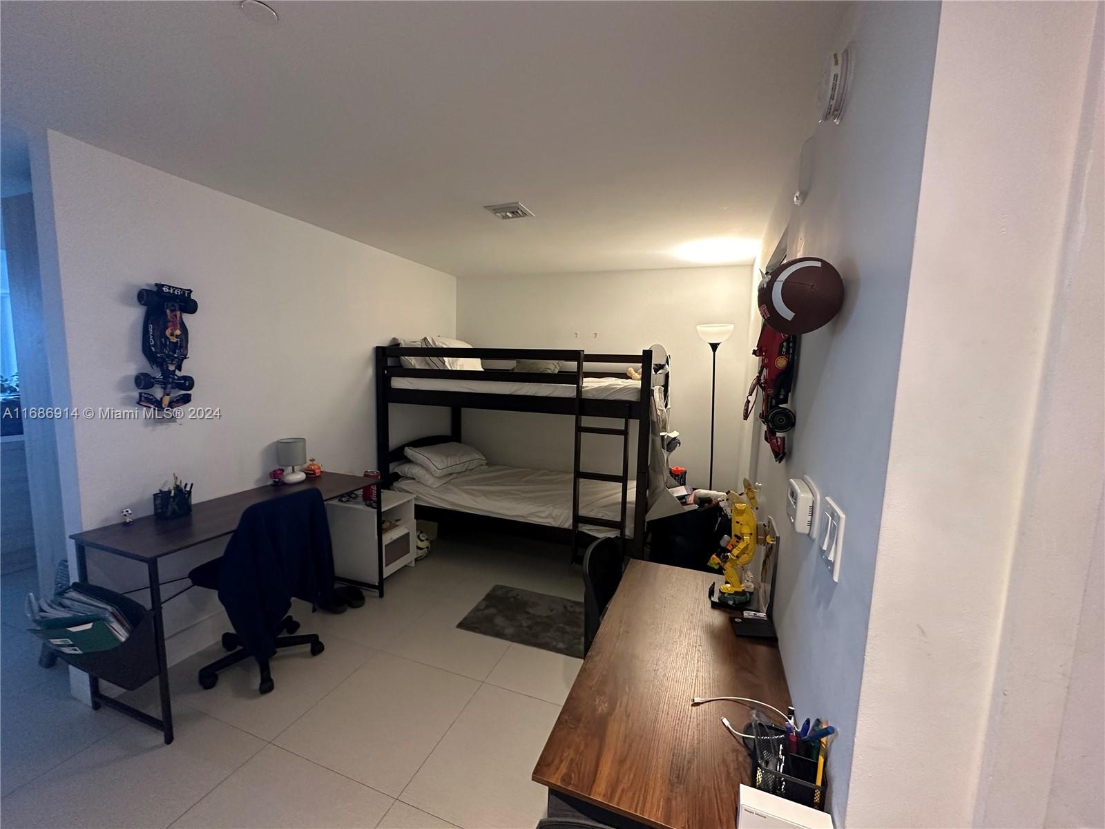 16385 Biscayne Blvd # 604