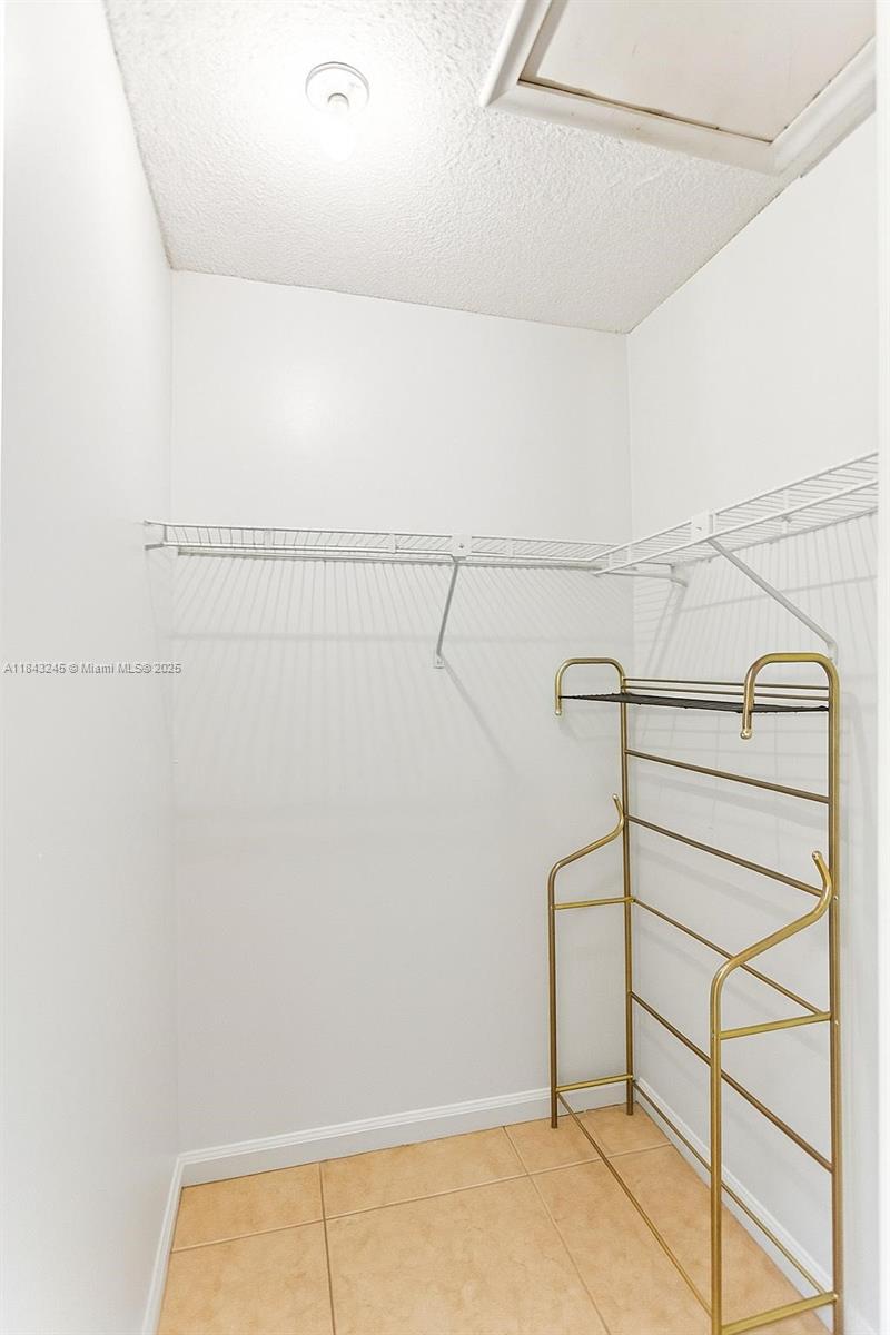 176 W Laurel Dr # 1106