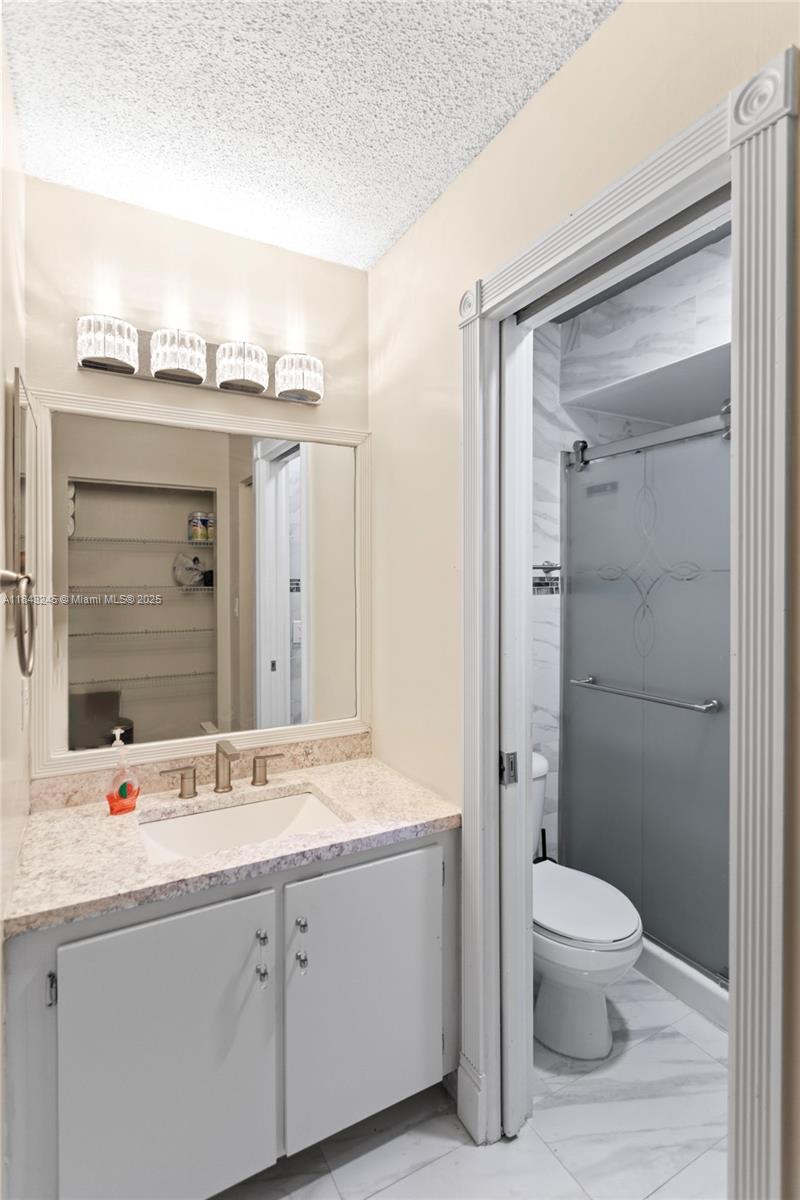 176 W Laurel Dr # 1106