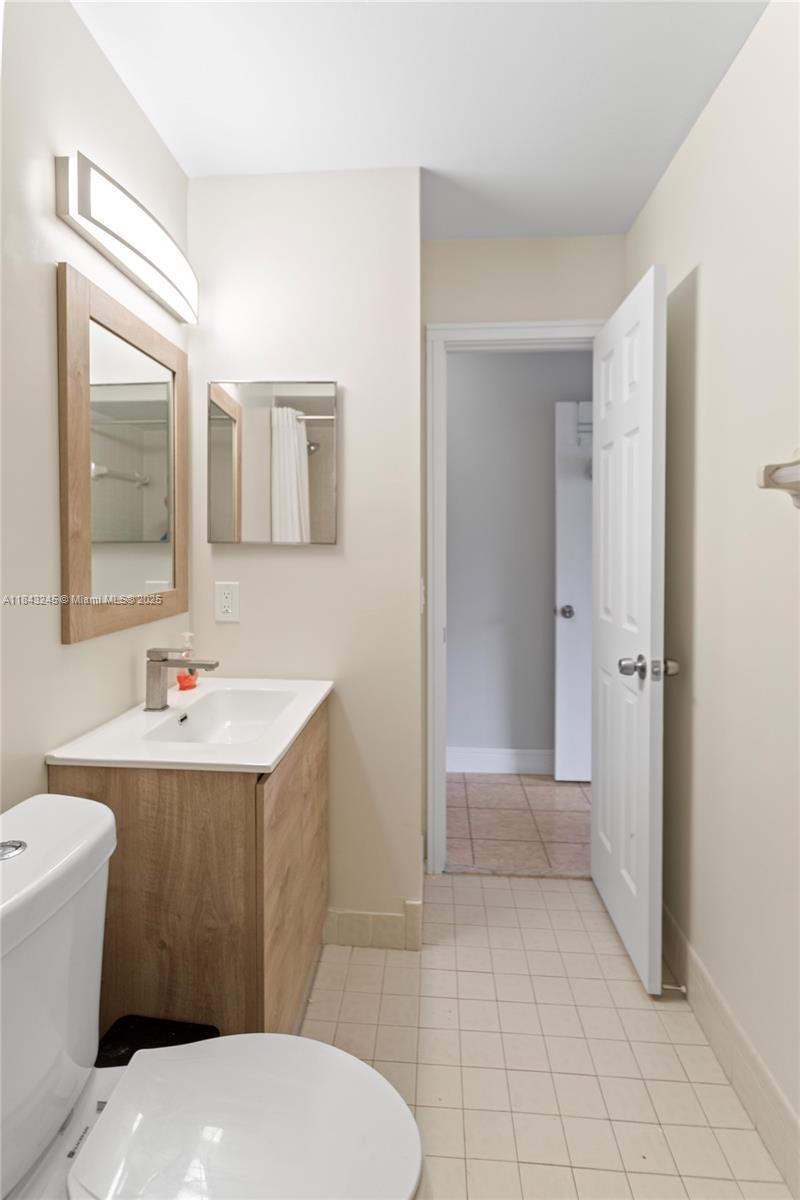 176 W Laurel Dr # 1106