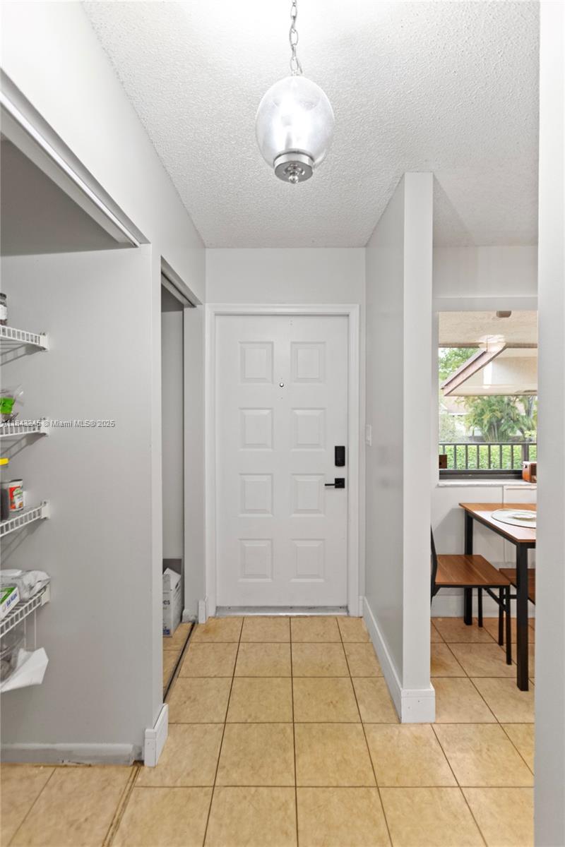 176 W Laurel Dr # 1106
