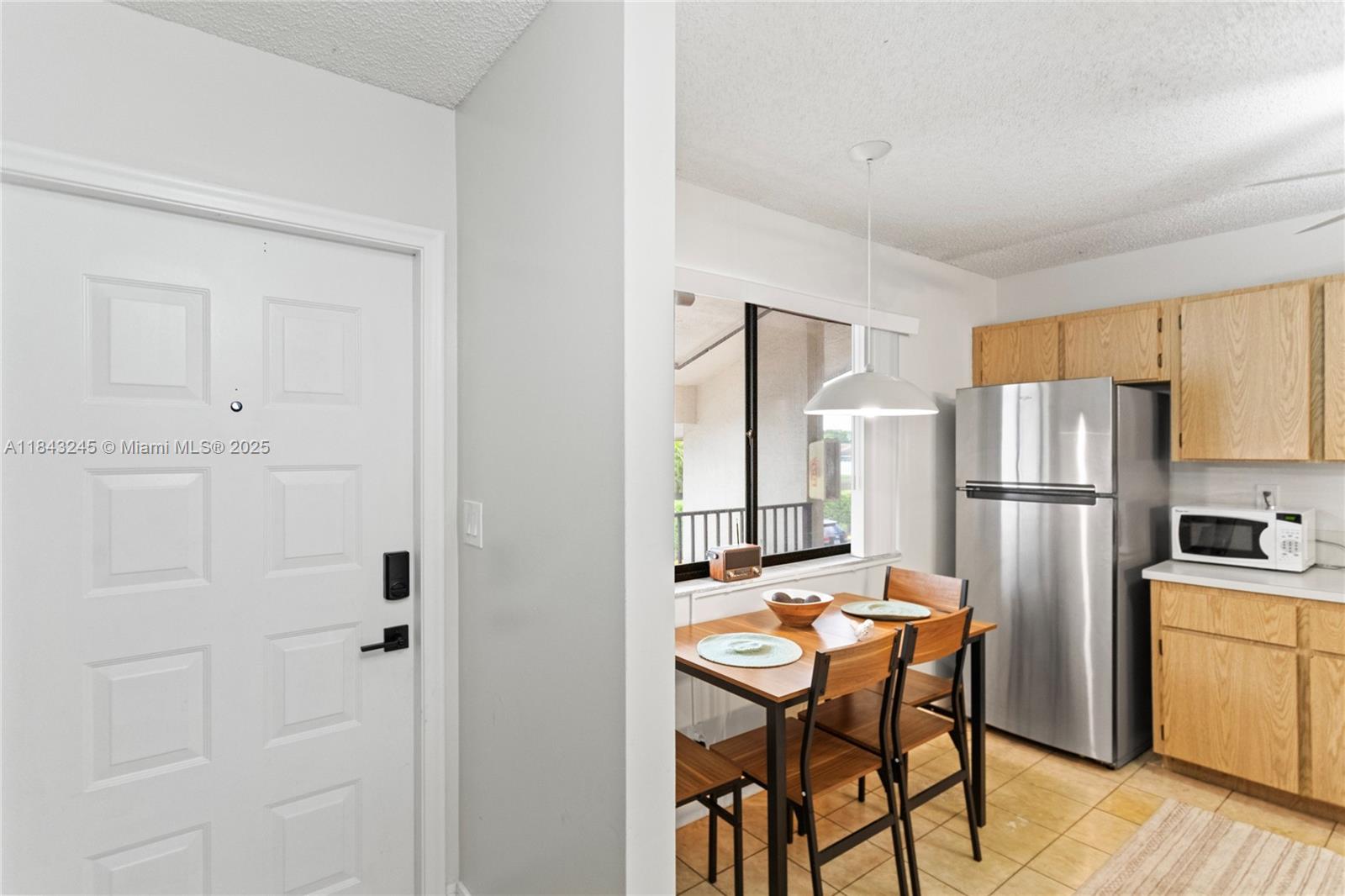 176 W Laurel Dr # 1106