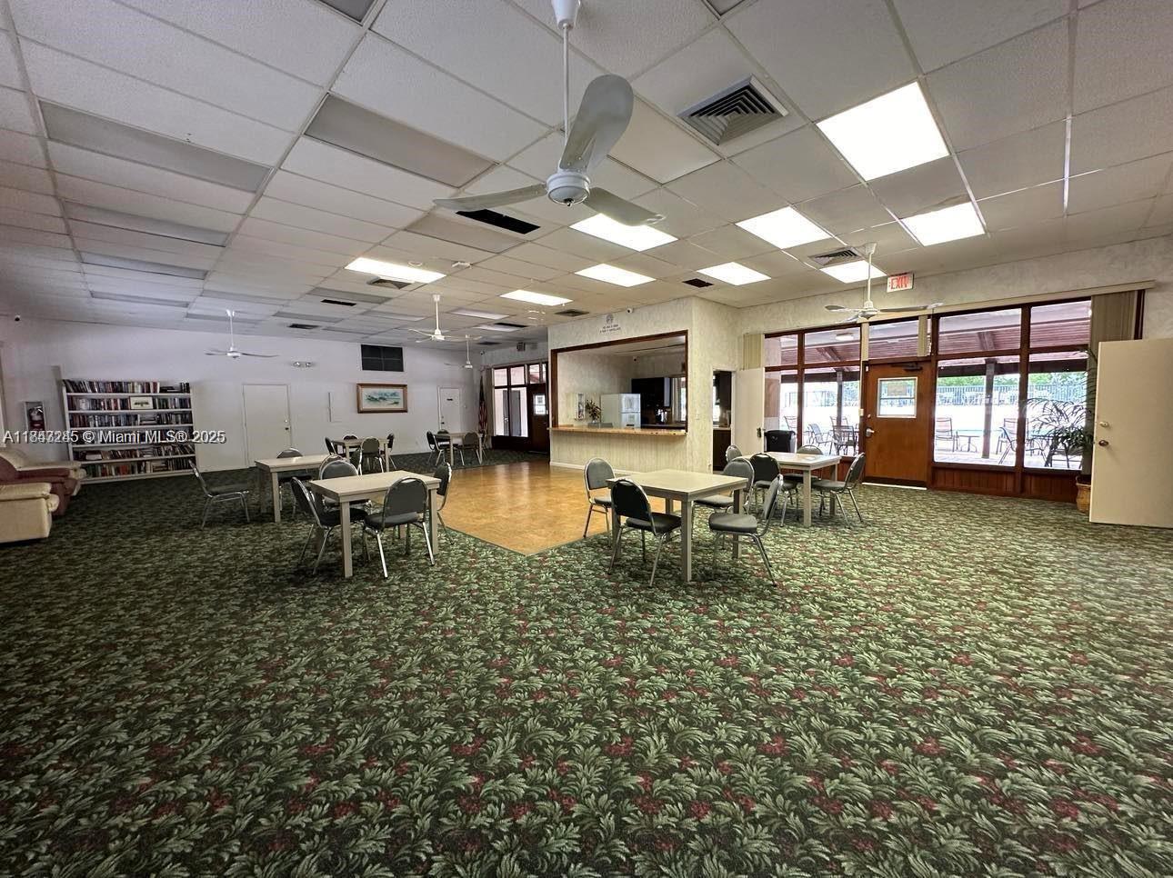 176 W Laurel Dr # 1106