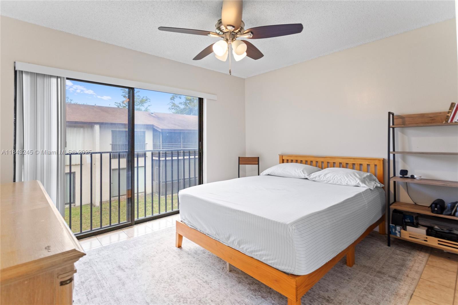 176 W Laurel Dr # 1106