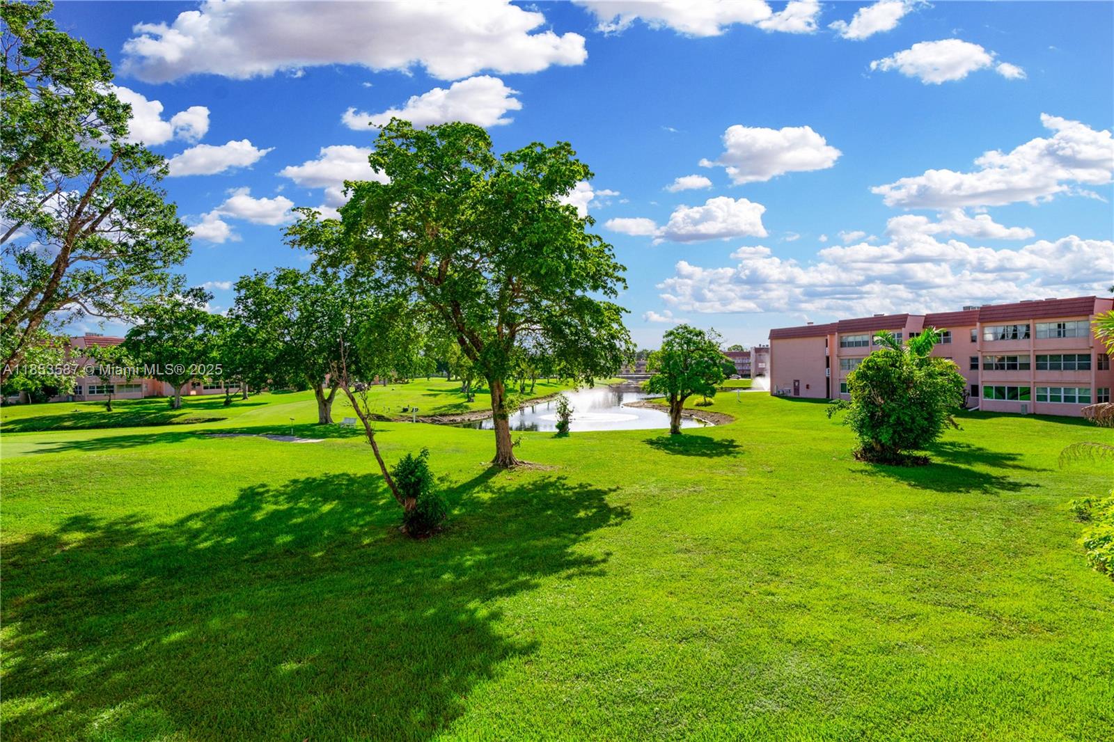 9461 Sunrise Lakes Blvd Unit: 207